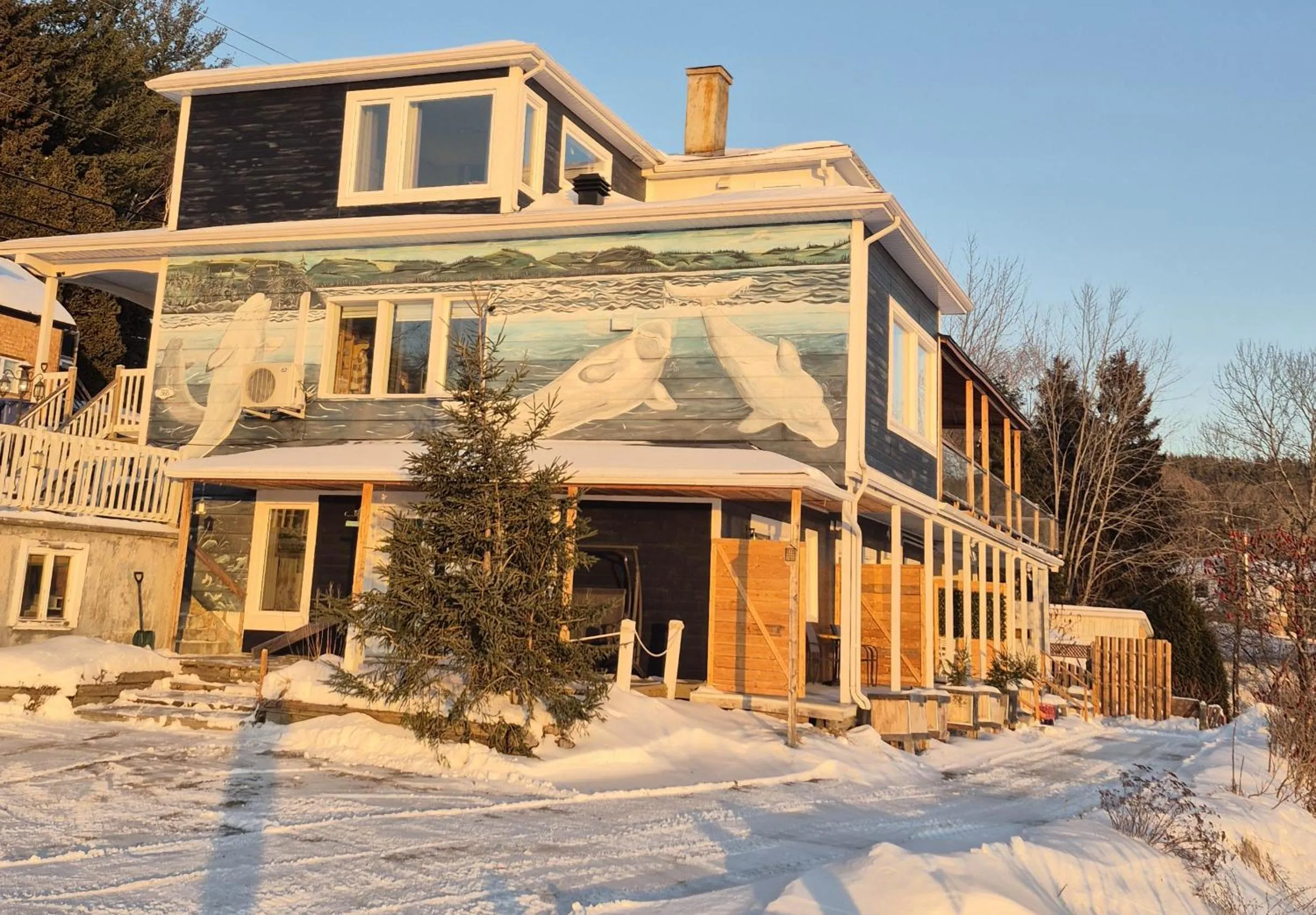 Property building in Séjour Flèche du fjord vue Saguenay Mont Valin