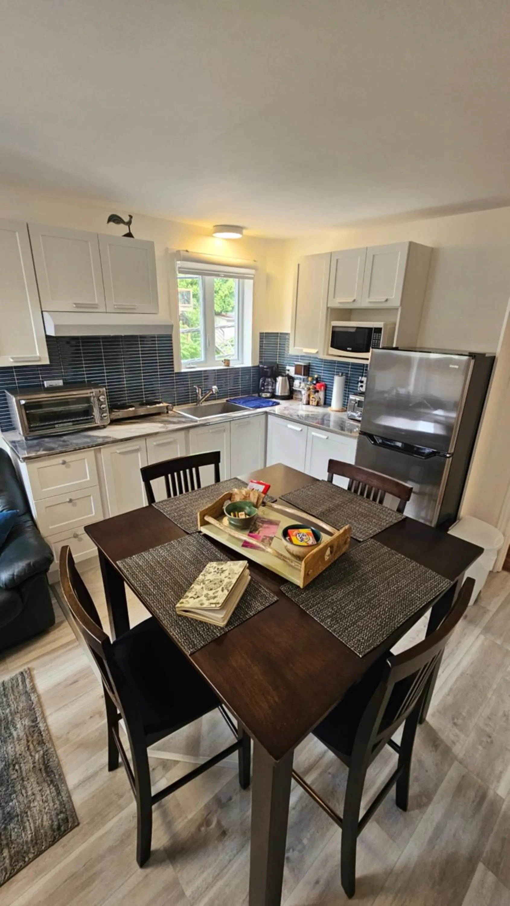 Kitchen or kitchenette in Séjour Flèche du fjord vue Saguenay Mont Valin