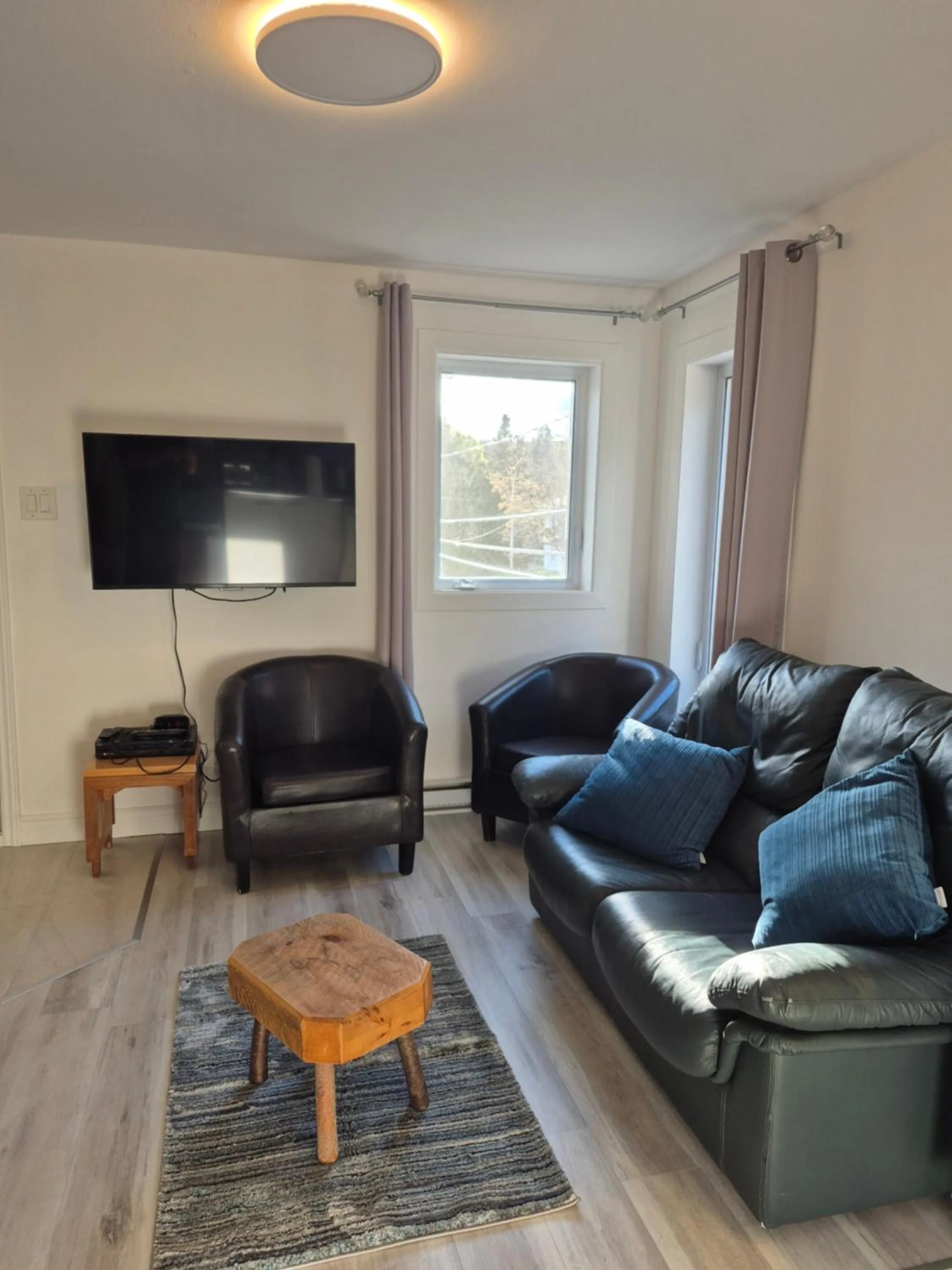 Living room in Séjour Flèche du fjord vue Saguenay Mont Valin