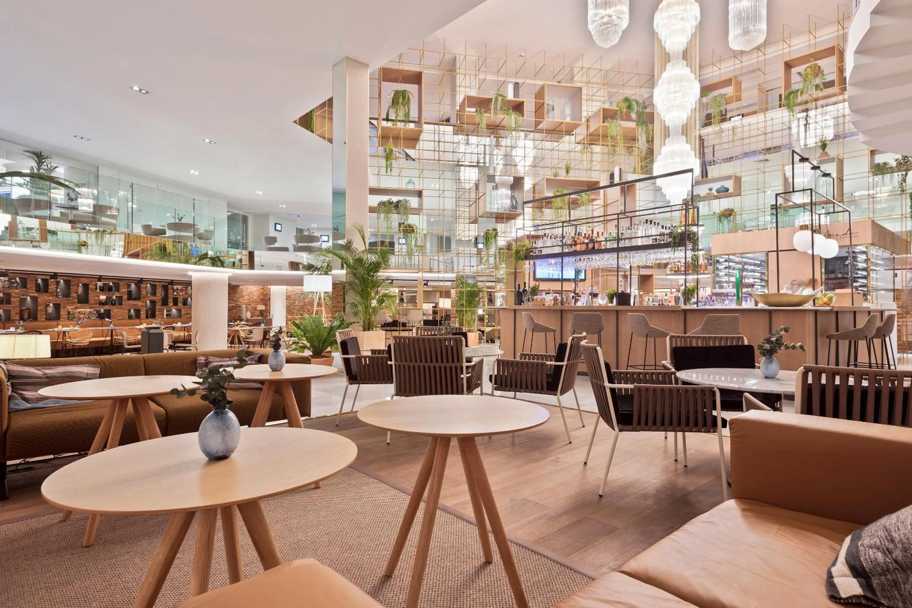 Lounge or bar in Meliá Palma Marina