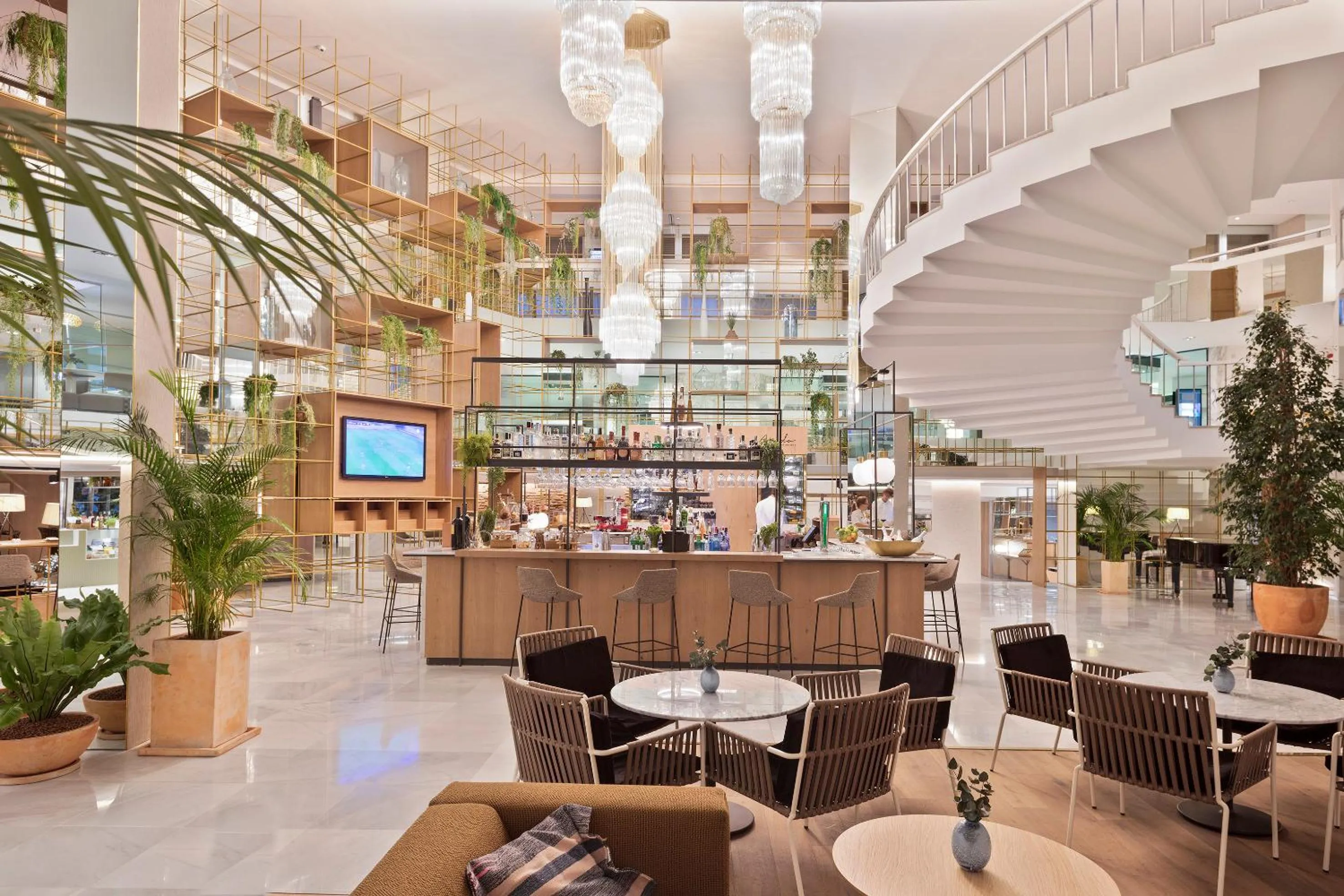 Lounge or bar in Meliá Palma Marina