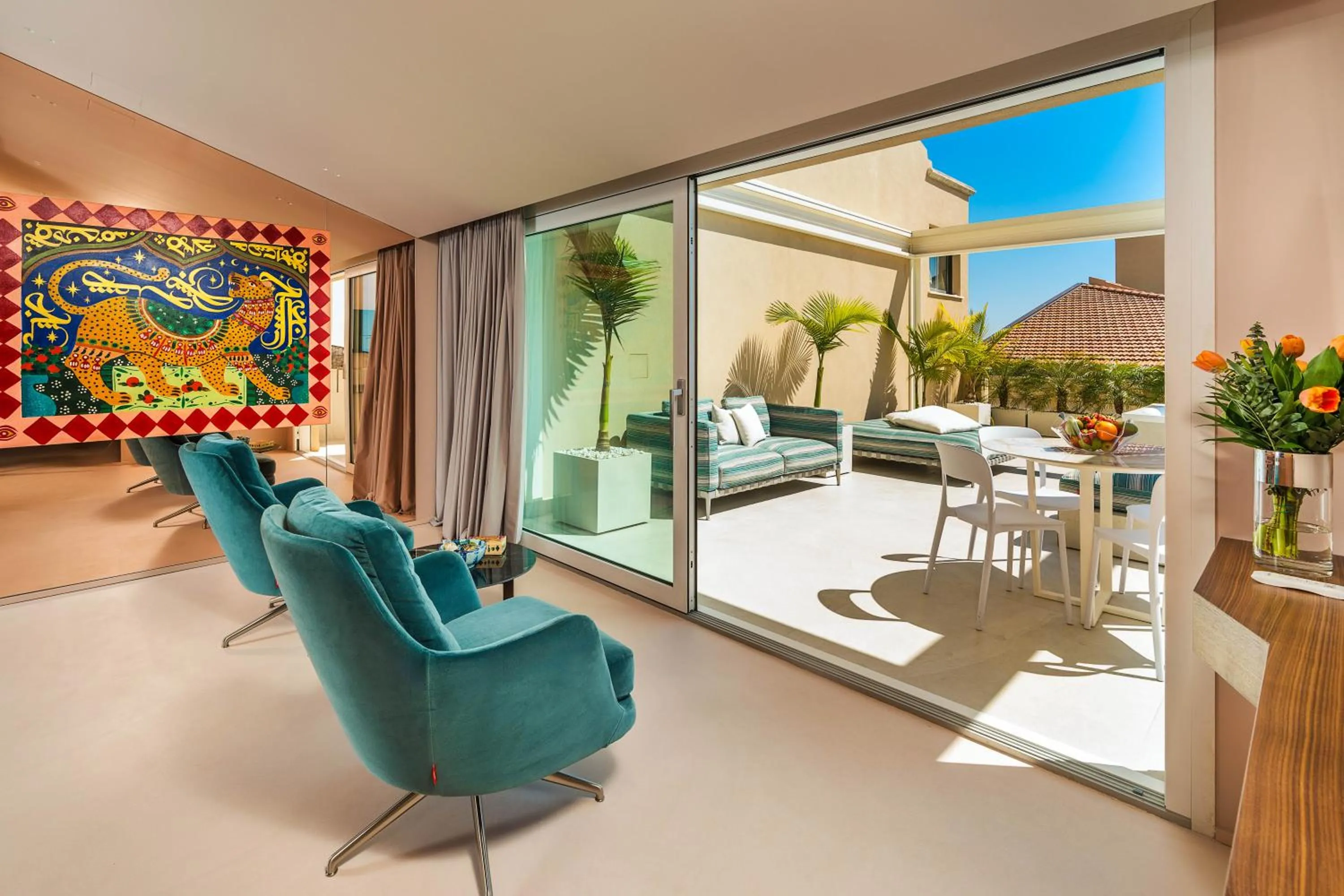 Seating area in Taormina Infinity Suites