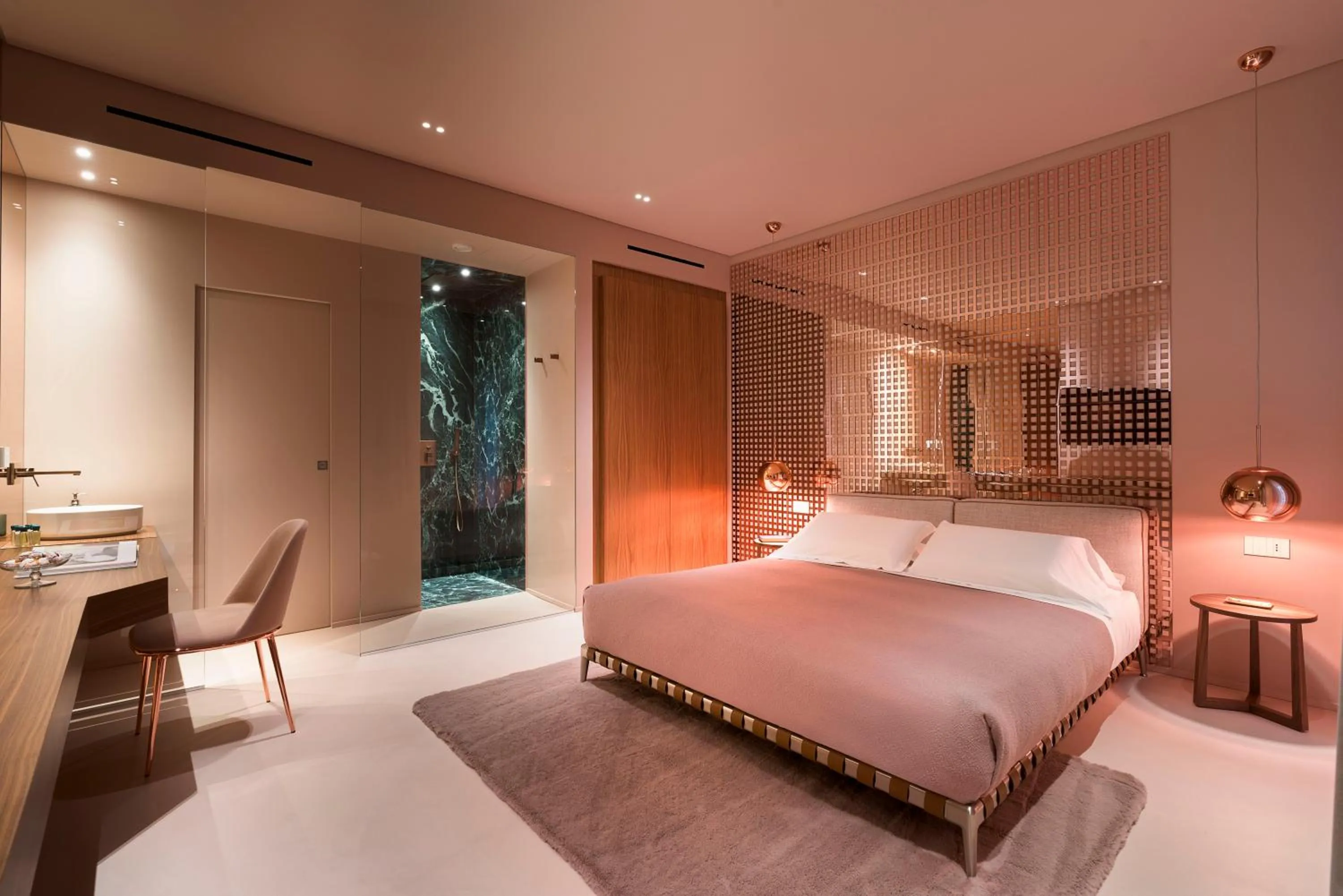 Photo of the whole room, Bed in Taormina Infinity Suites