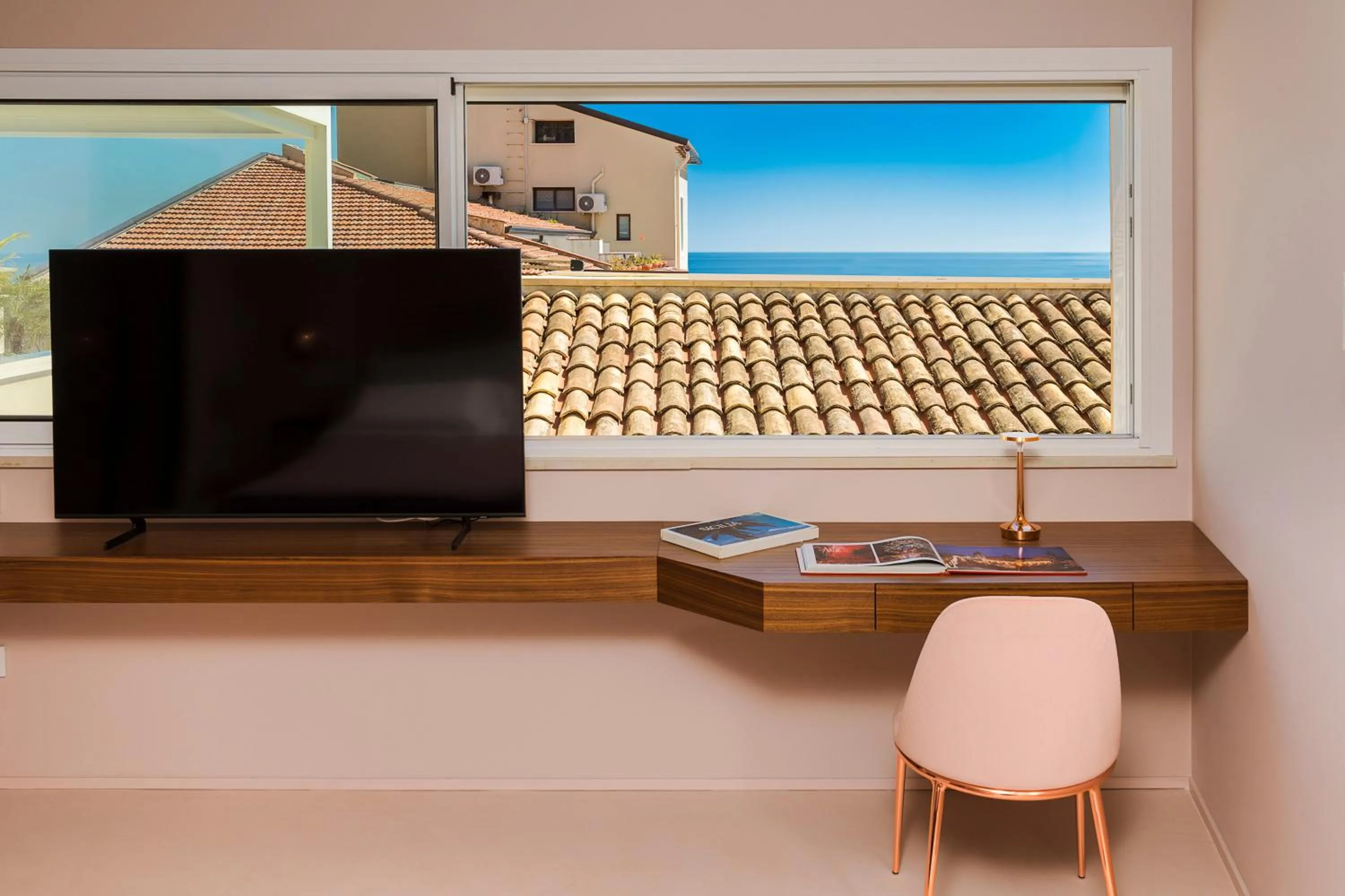 TV and multimedia in Taormina Infinity Suites