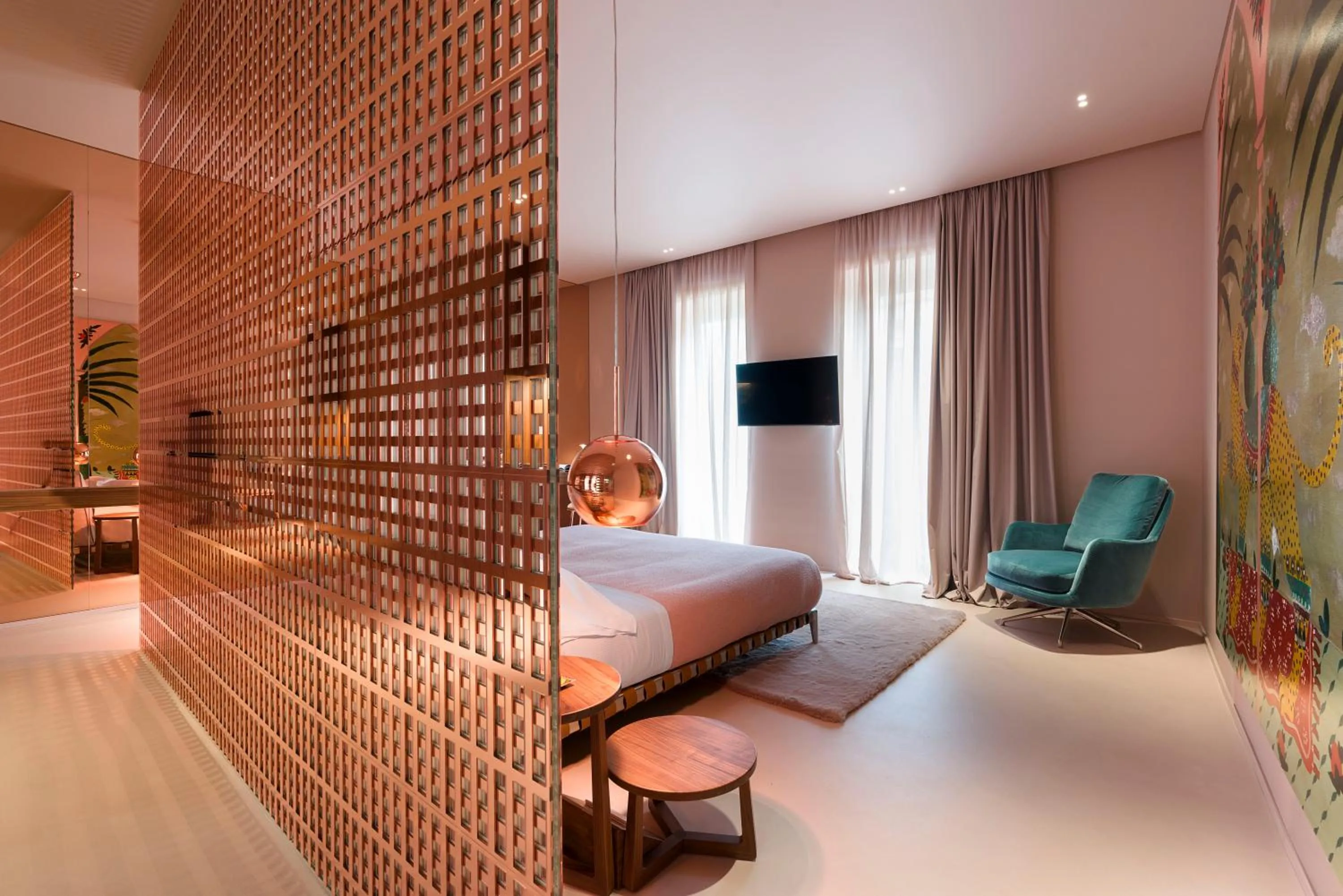 Photo of the whole room, Bed in Taormina Infinity Suites