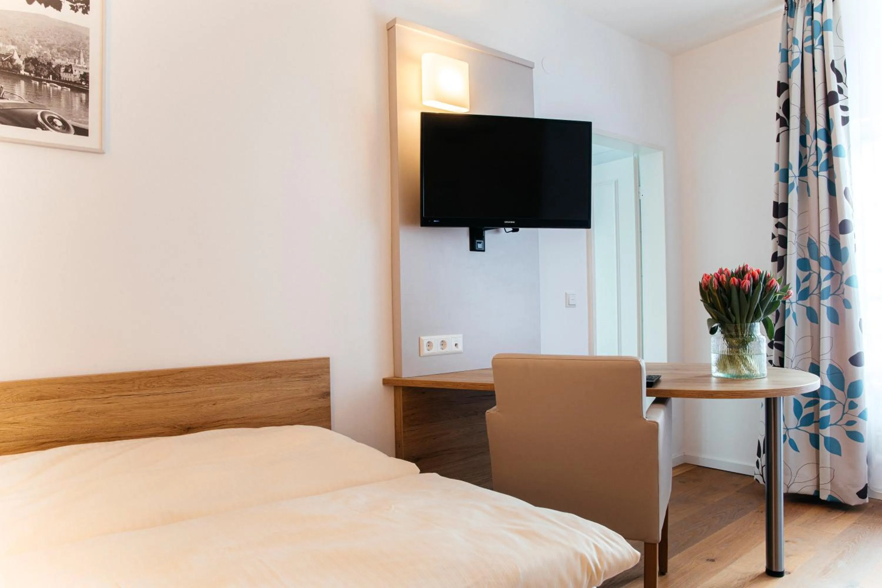 TV and multimedia, Bed in Hotel Perkeo