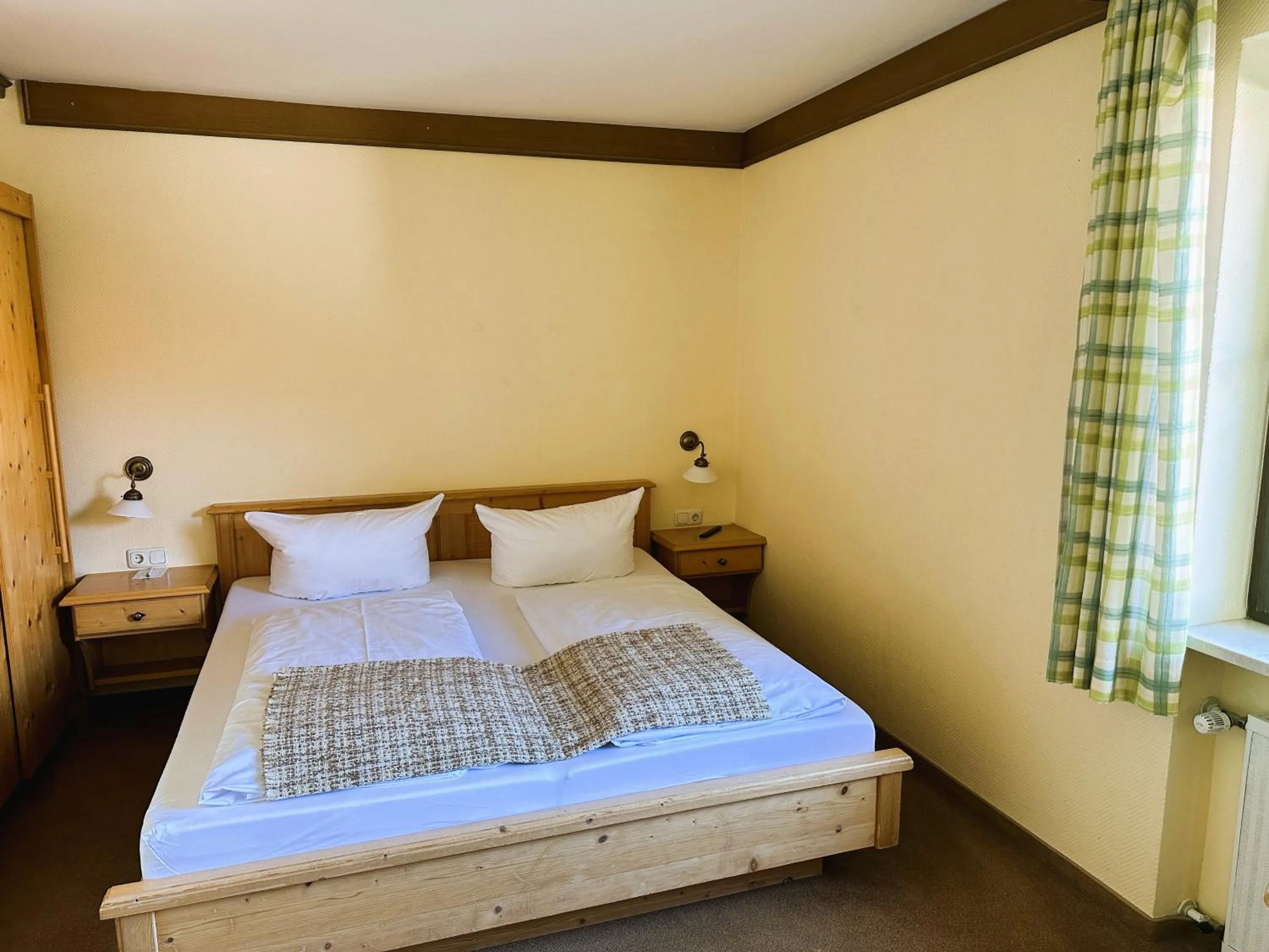 Bedroom, Bed in Landhotel Maiergschwendt inkl Chiemgaukarte