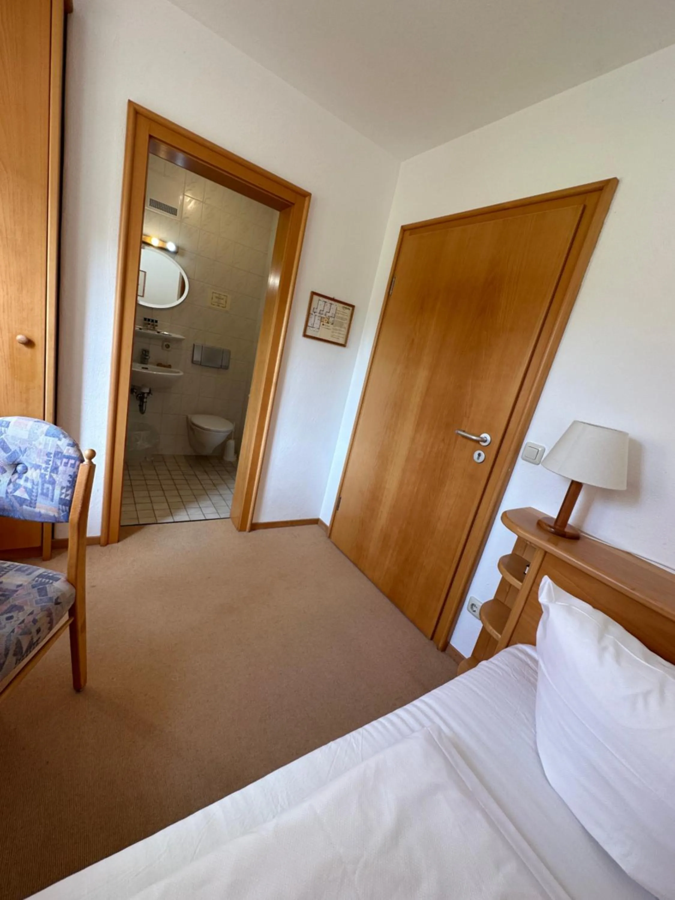 Bathroom, Bed in Landhotel Maiergschwendt inkl Chiemgaukarte