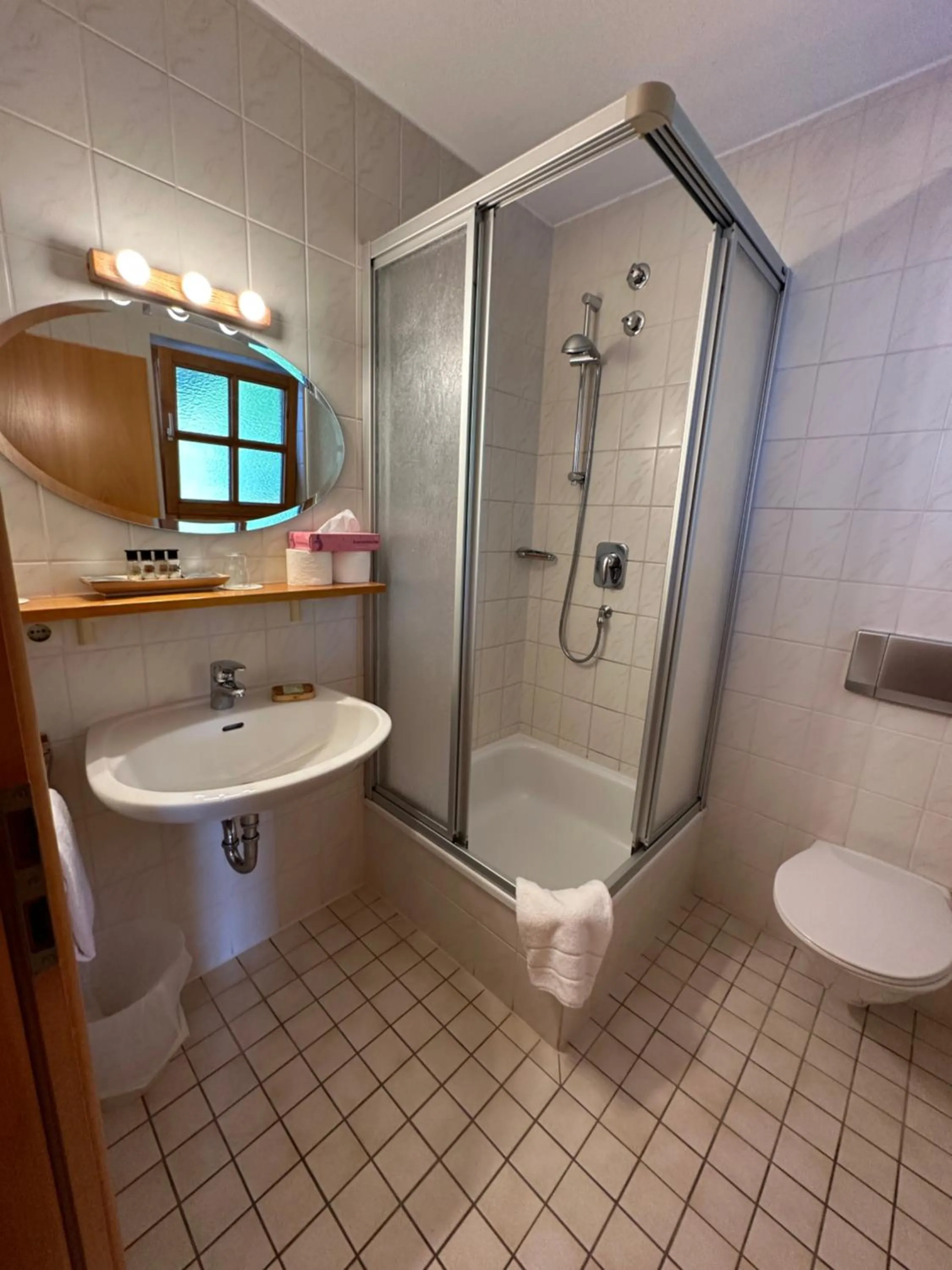 Bathroom in Landhotel Maiergschwendt inkl Chiemgaukarte