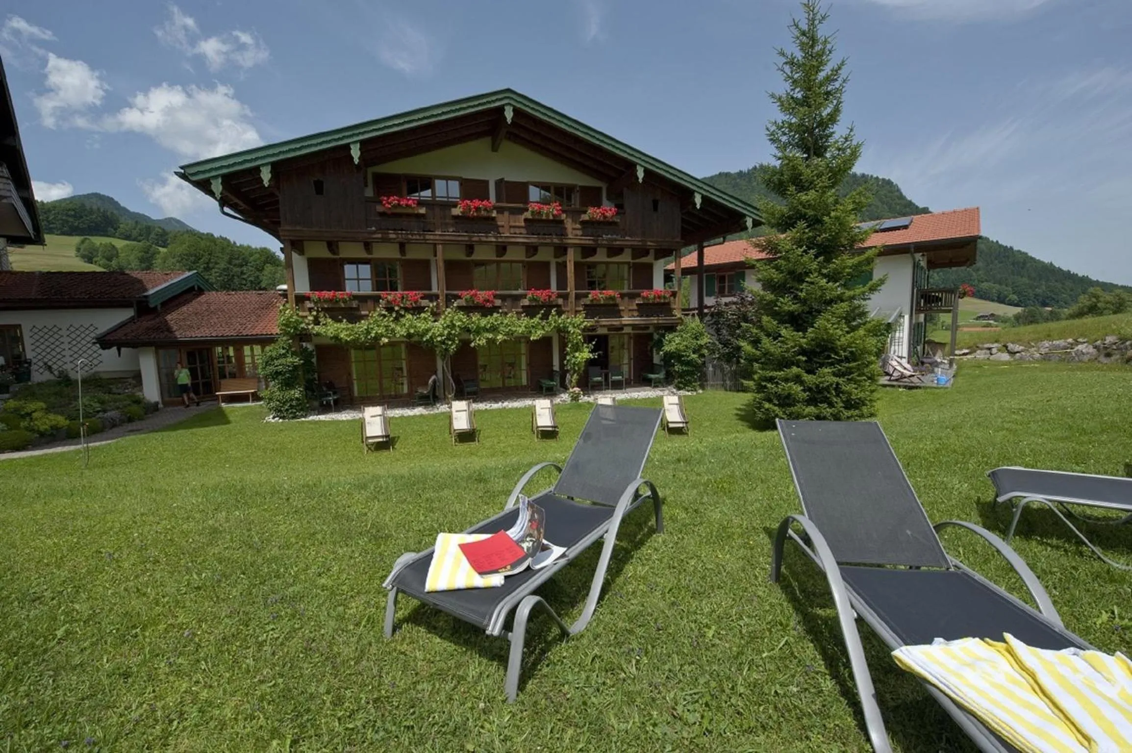 Garden in Landhotel Maiergschwendt inkl Chiemgaukarte