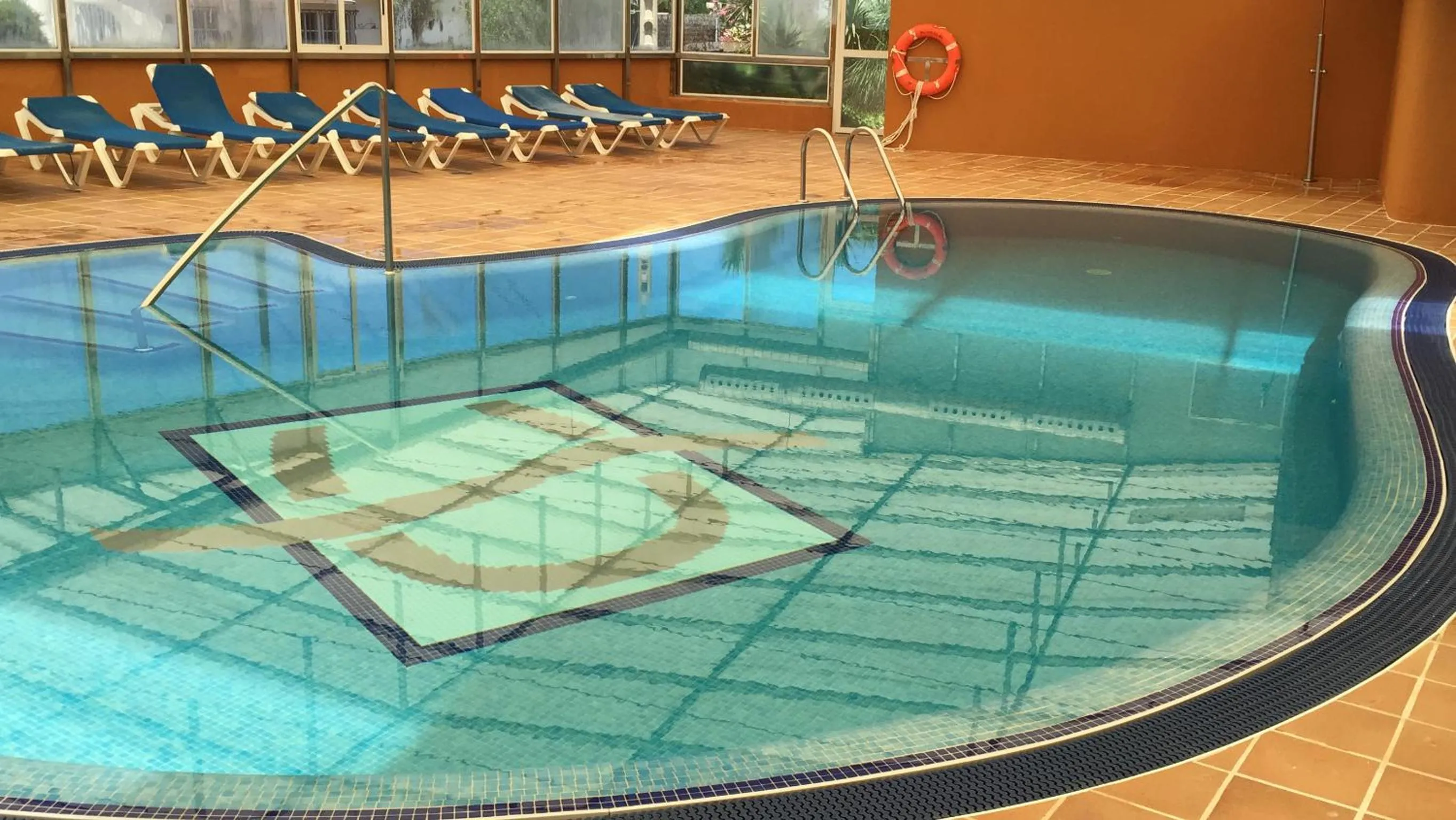 Swimming pool in Hotel San Carlos