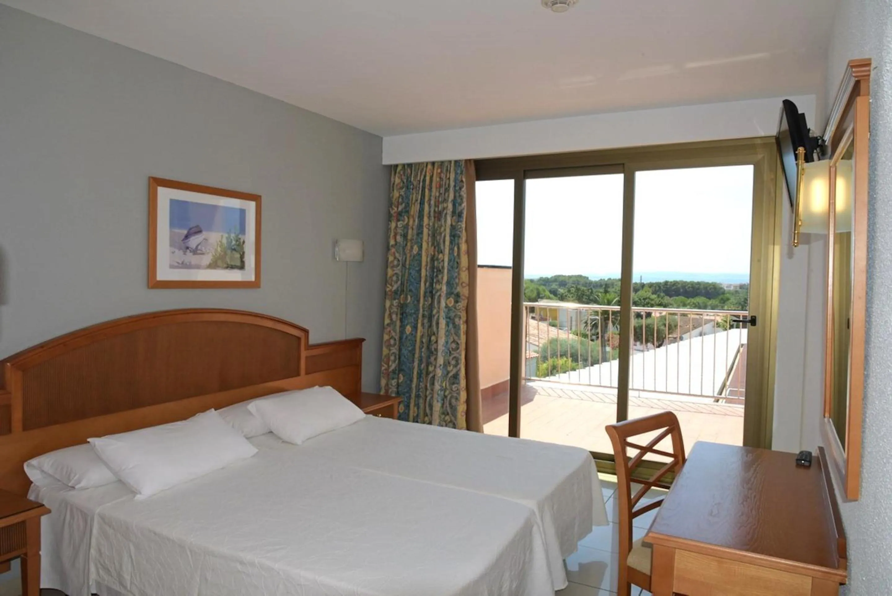 Balcony/Terrace, Bed in Hotel San Carlos