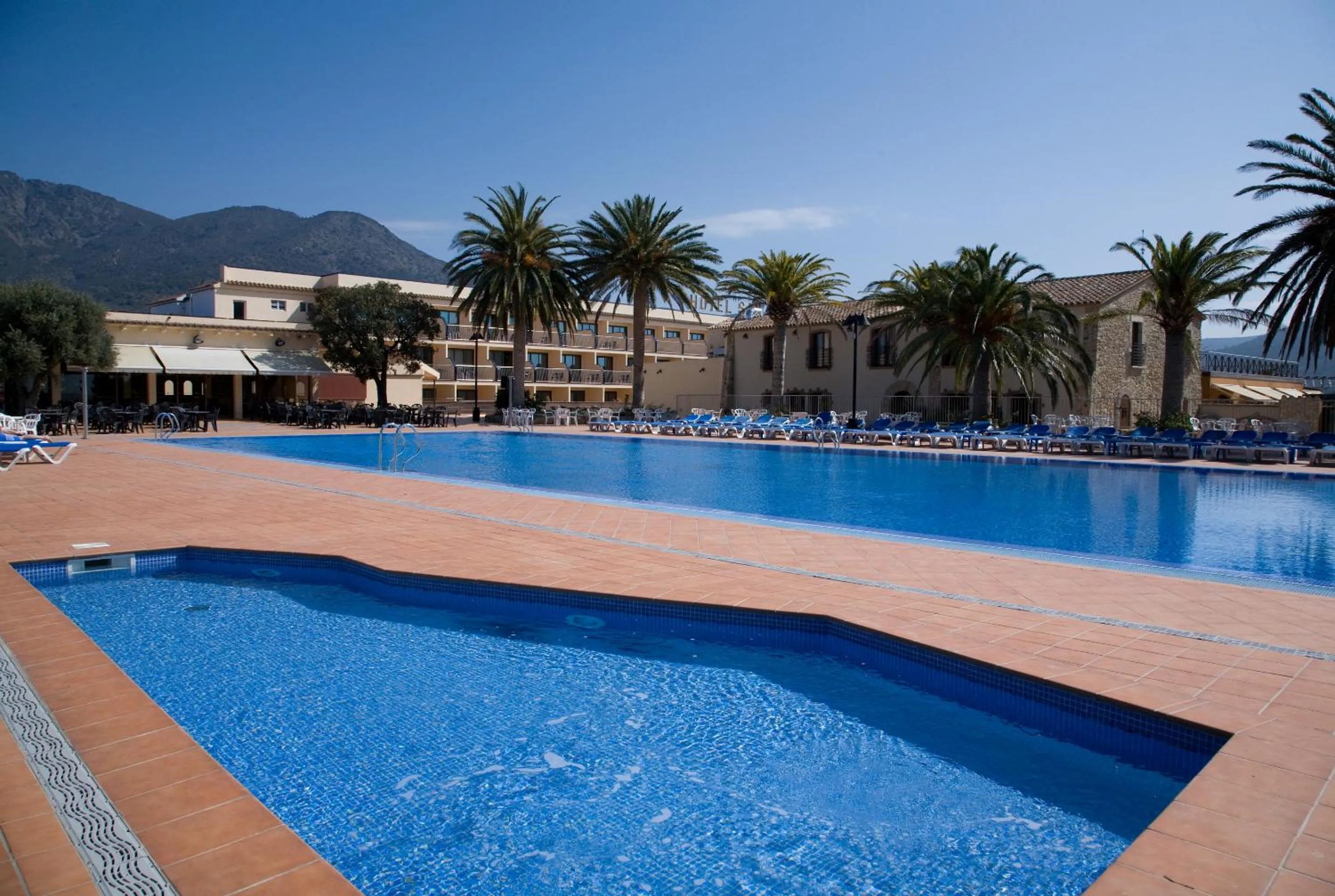 Pool view in Hotel San Carlos