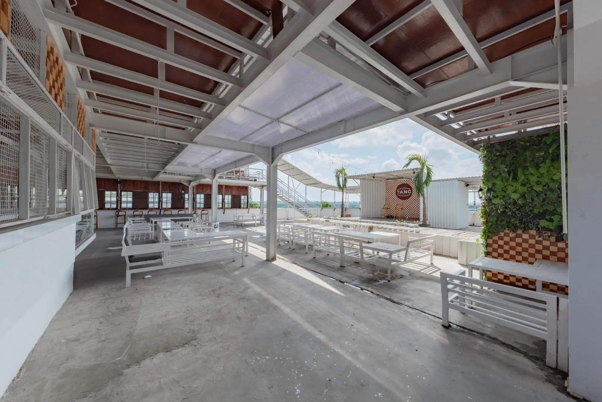 Seating area in Urbanview Hotel The Tang Balikpapan by RedDoorz