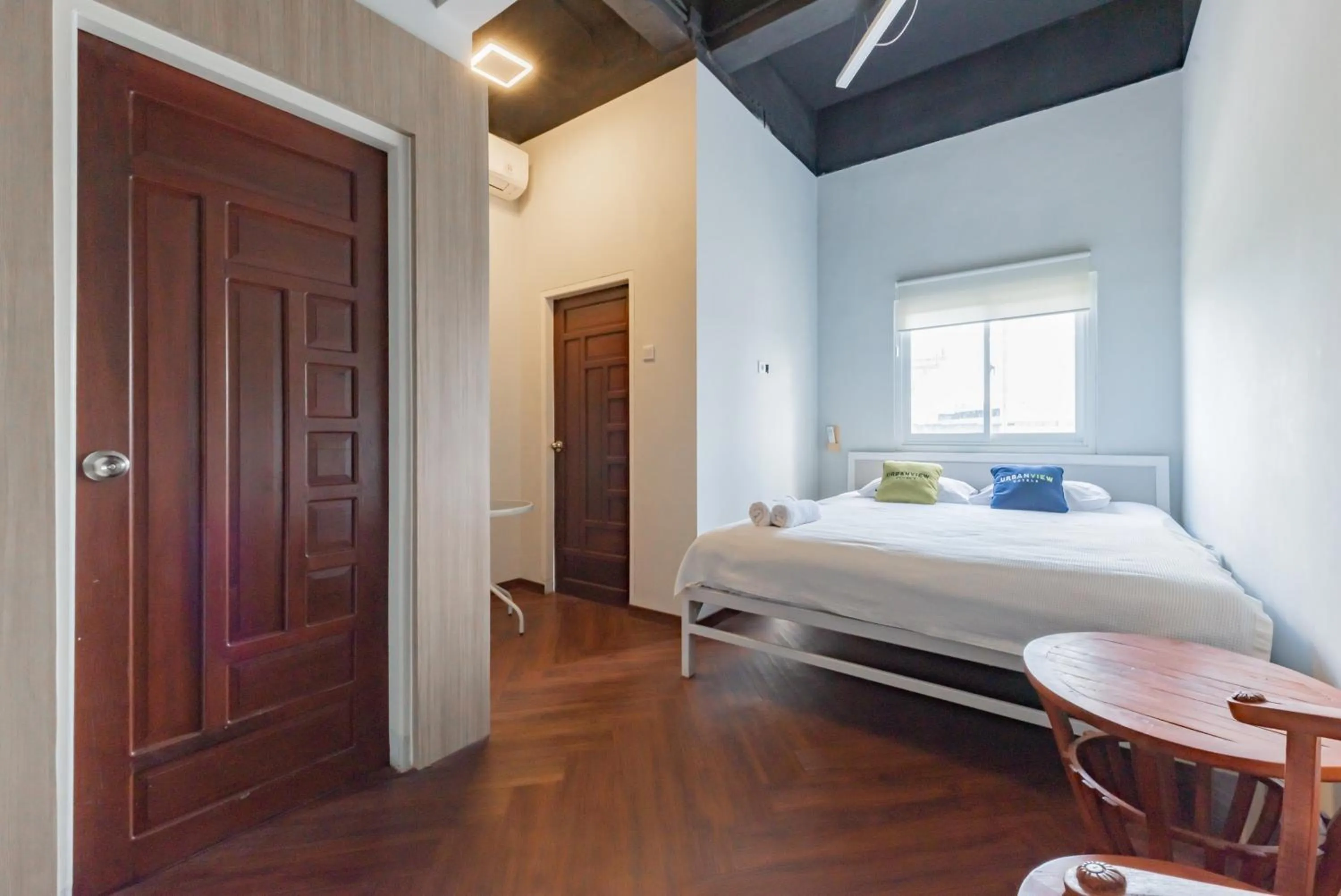 Bedroom, Bed in Urbanview Hotel The Tang Balikpapan by RedDoorz