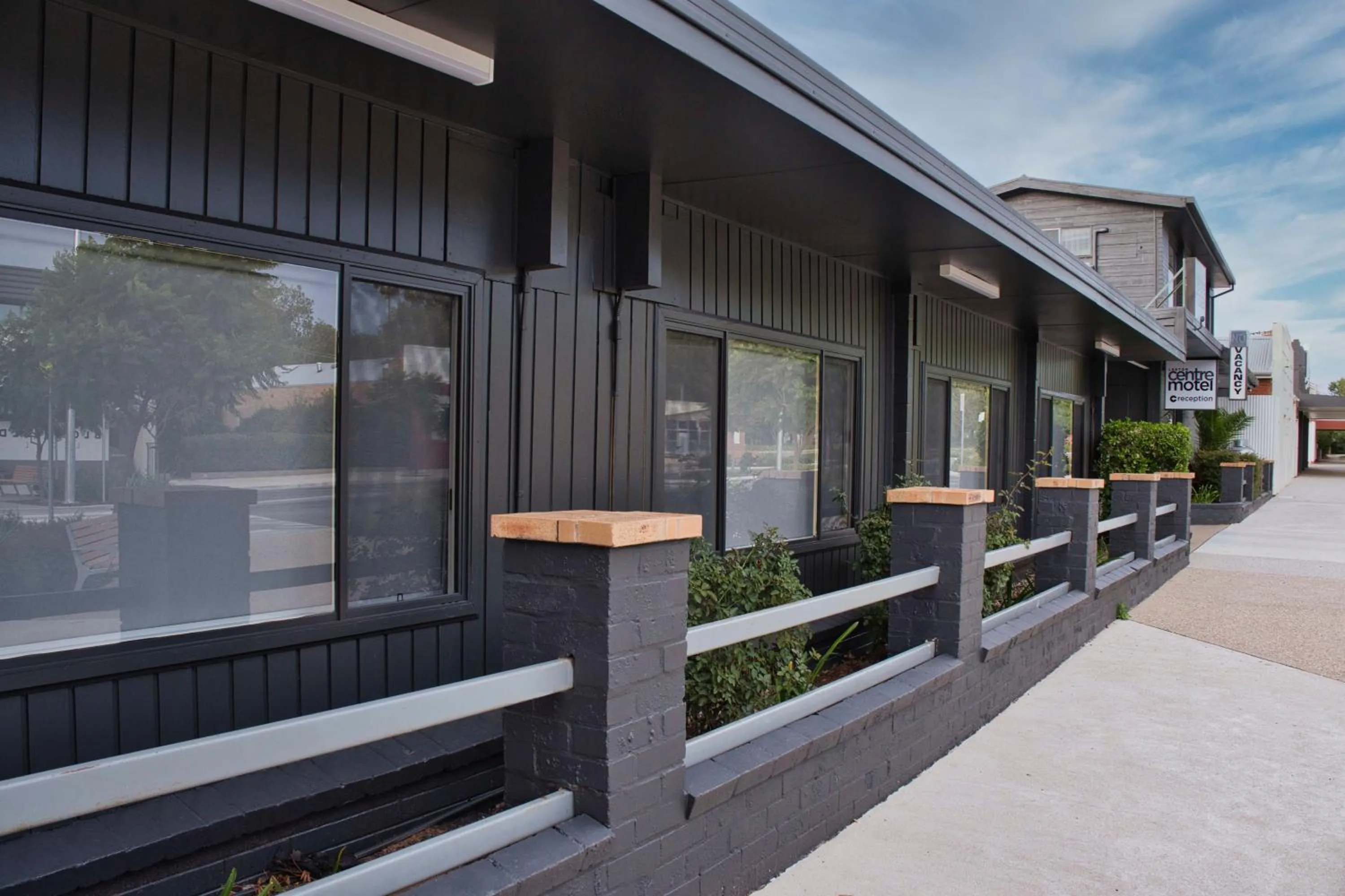 Property building in Leeton Centre Motel