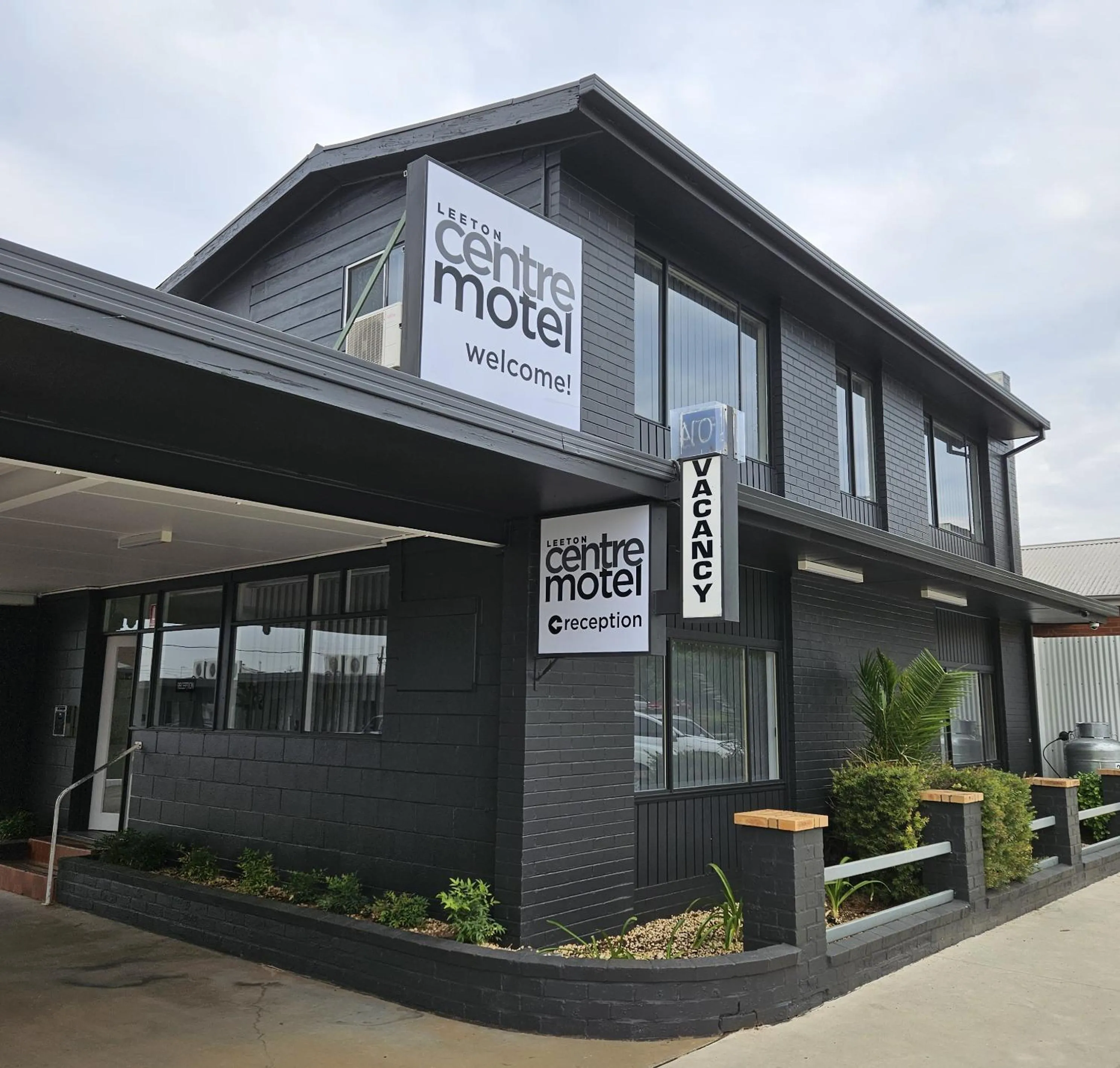 Property building in Leeton Centre Motel
