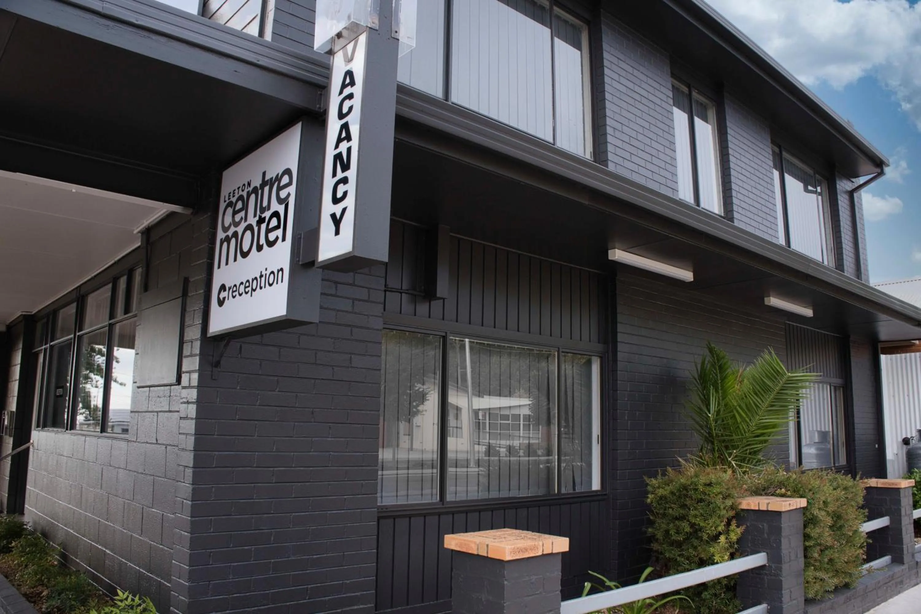 Property building in Leeton Centre Motel