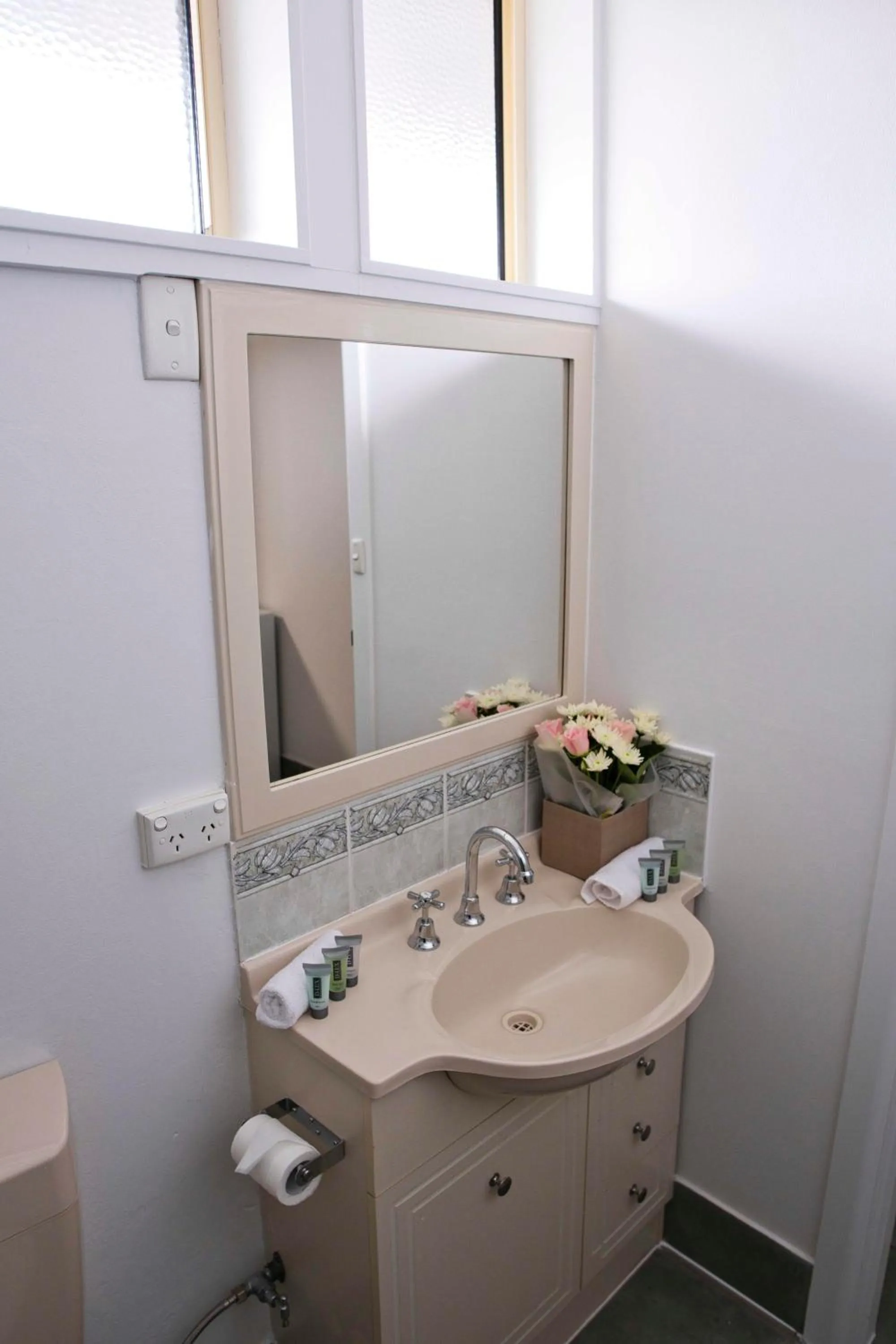 Bathroom in Leeton Centre Motel