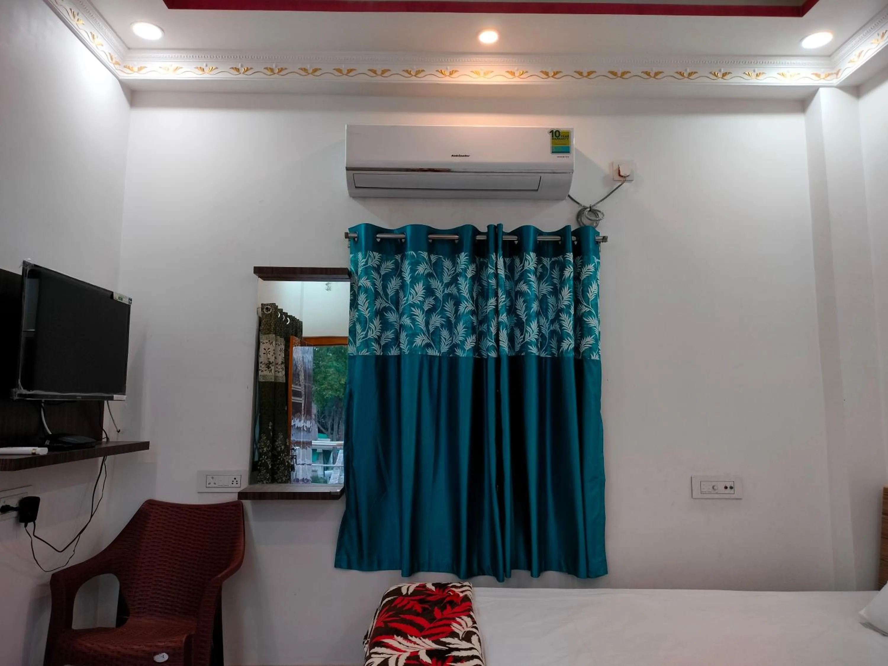 Bed in Sea Wave Beach Resort