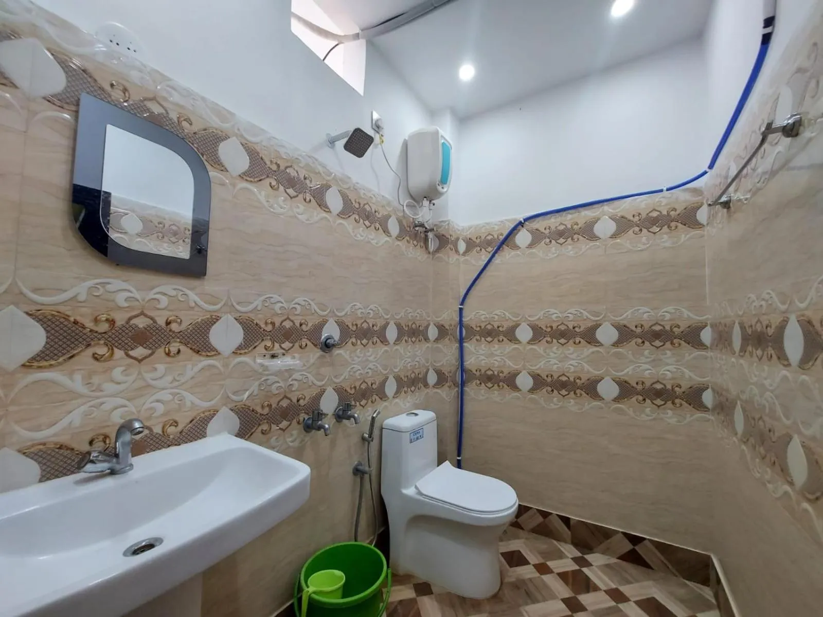 Shower in Sea Wave Beach Resort