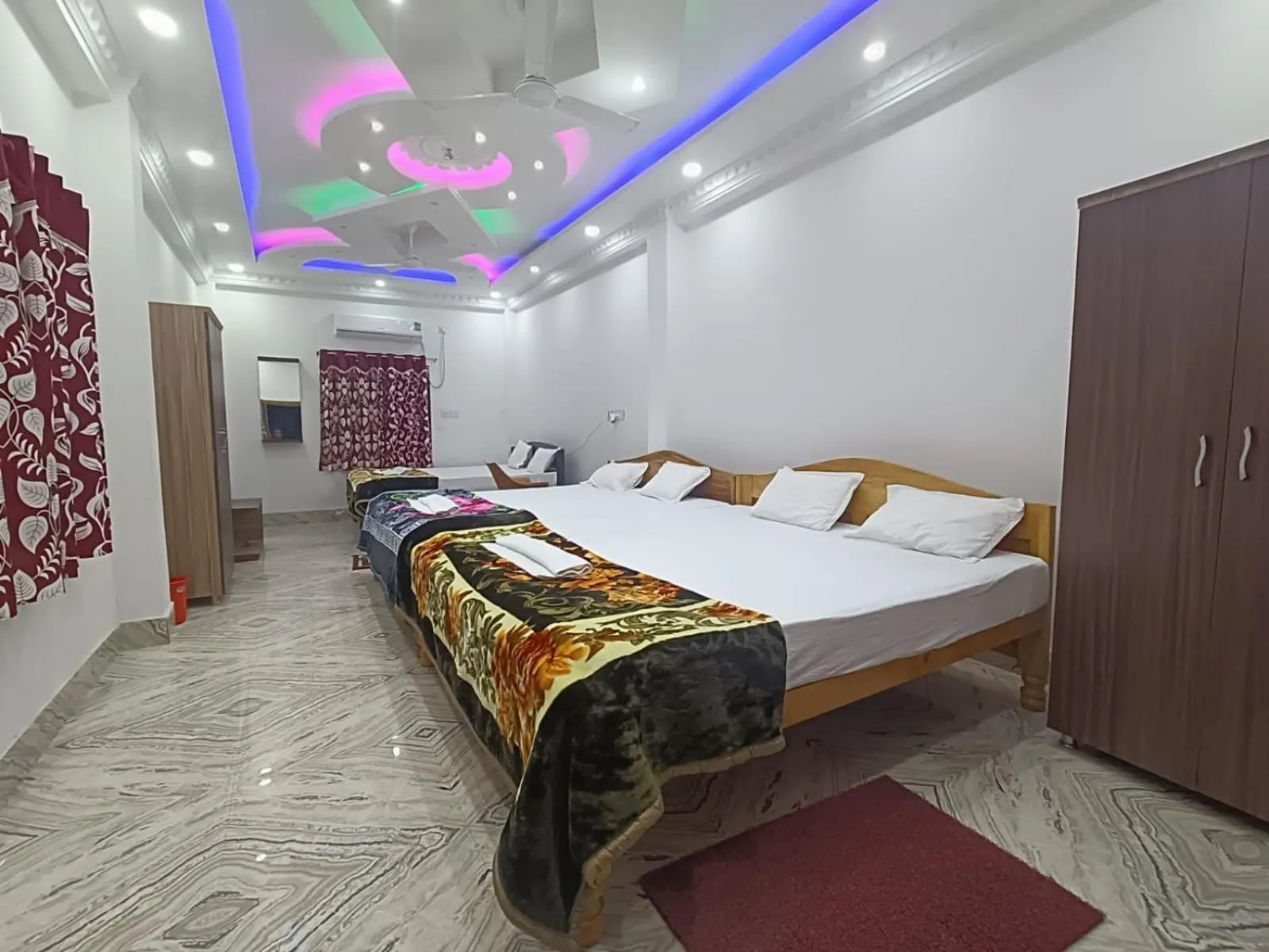 Bed in Sea Wave Beach Resort