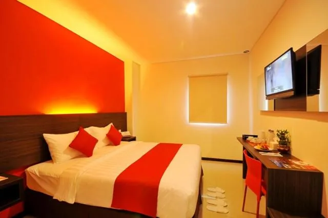 Photo of the whole room, Bed in Pratama Hotel & Convention Mataram