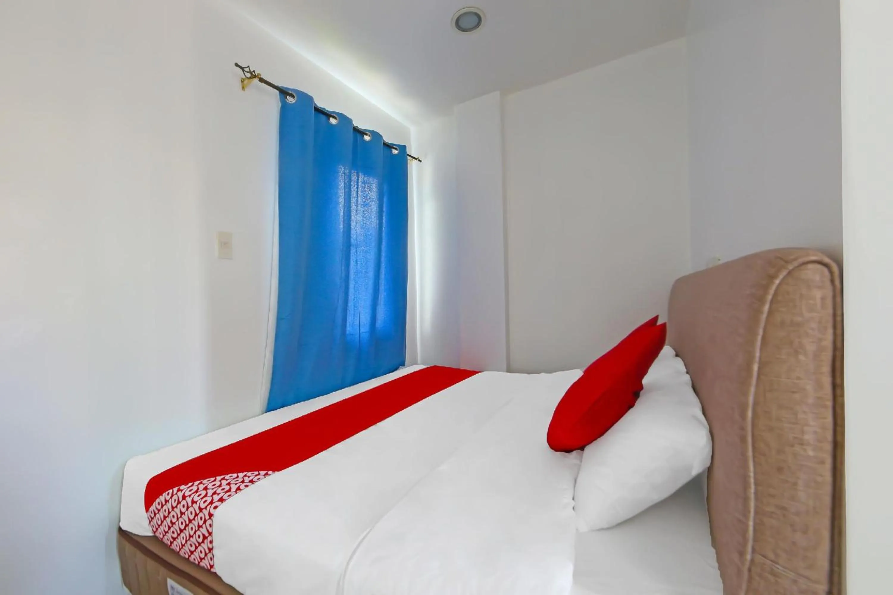 Bedroom, Bed in Loveness Apartelle