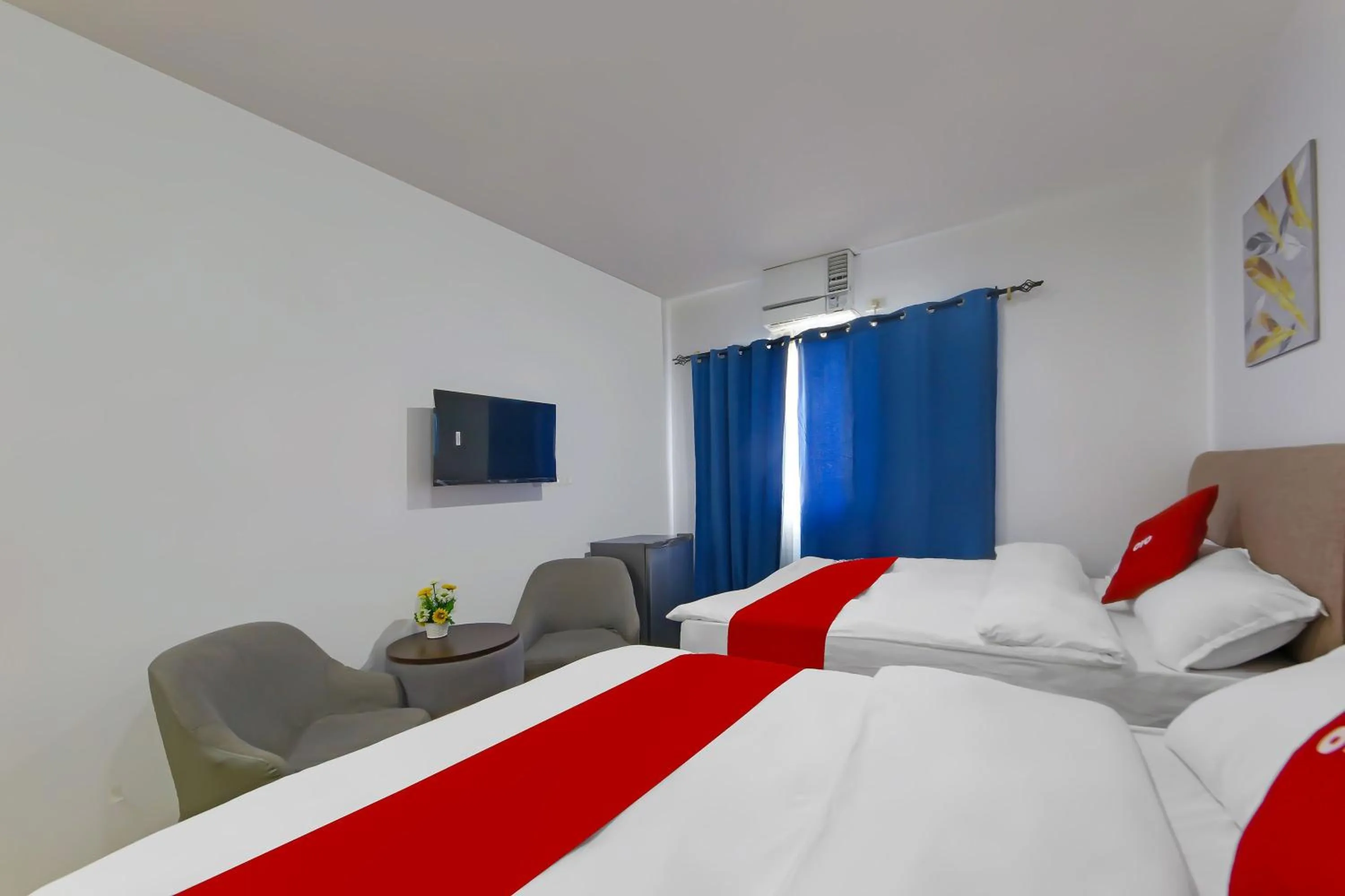 Bedroom, Bed in Loveness Apartelle