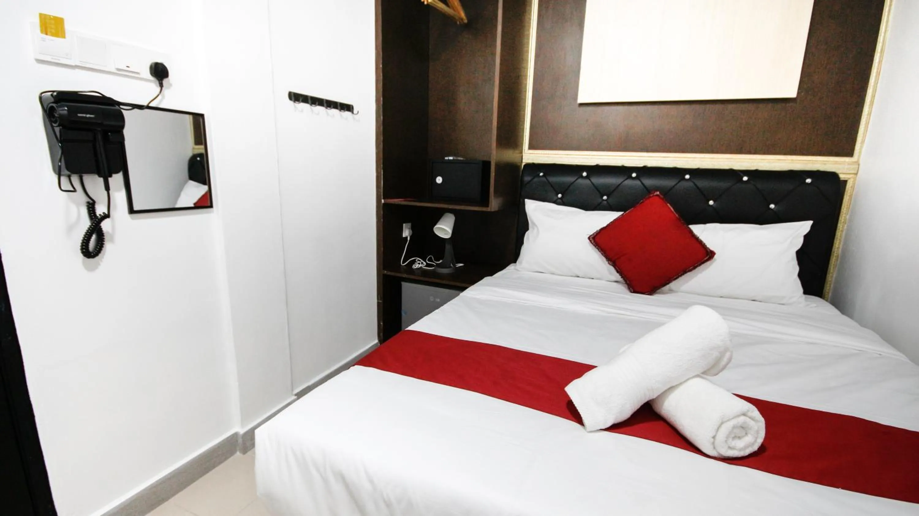 Bedroom, Bed in Red Velvet Inn Bukit Bintang