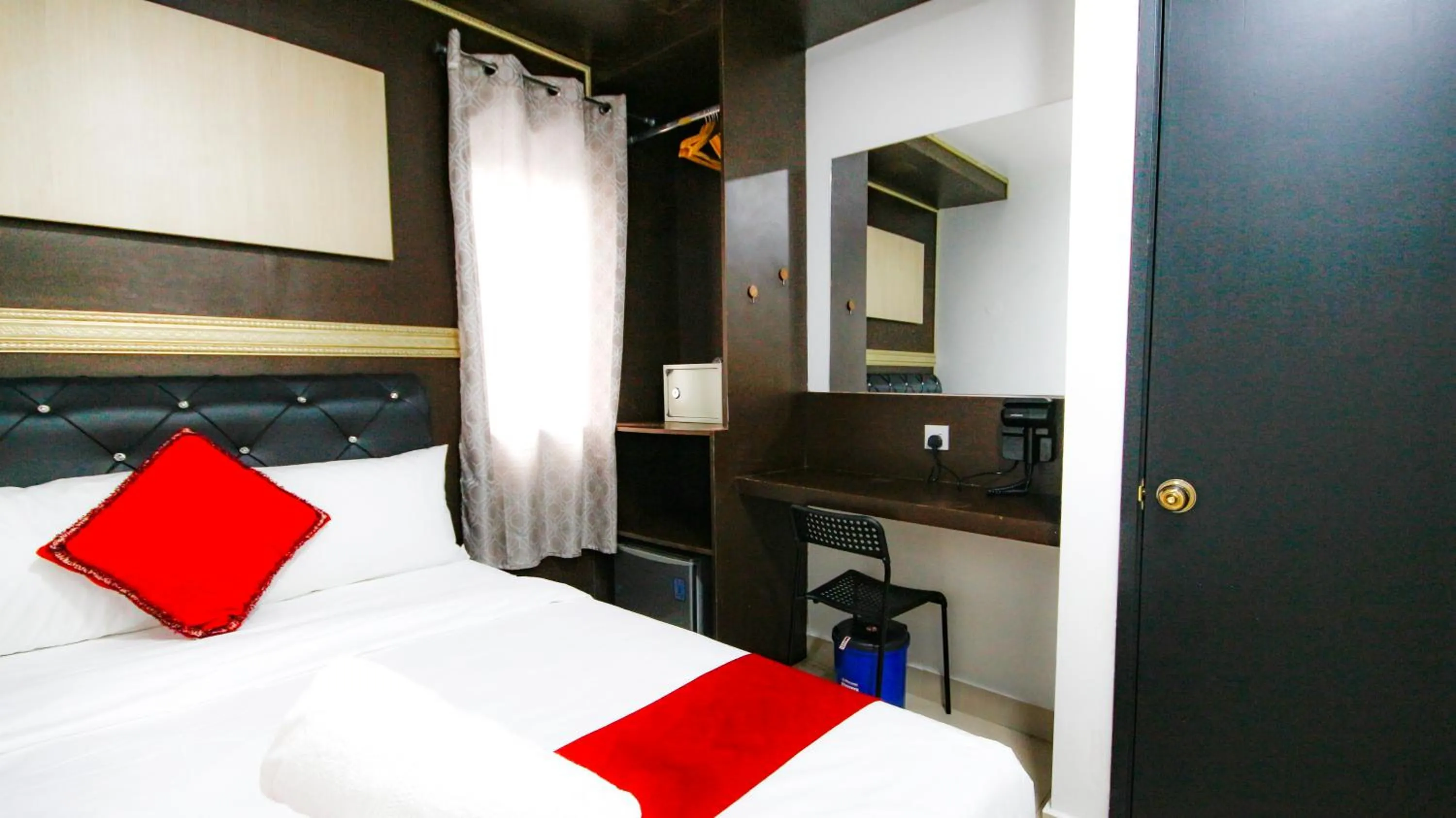 Bedroom, Bed in Red Velvet Inn Bukit Bintang