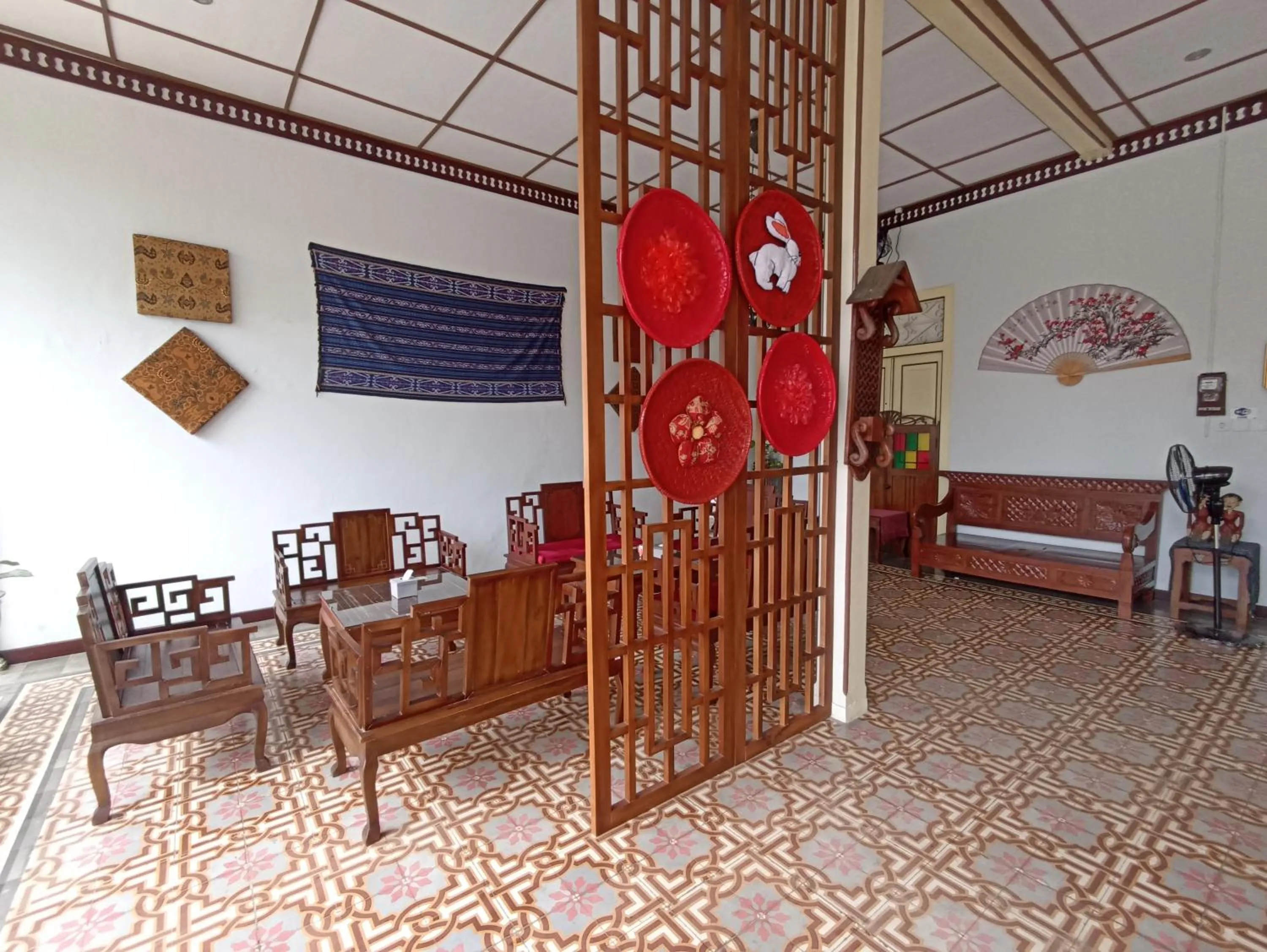 Living room in Mruyung Guest House Kota Lama Banyumas Mitra RedDoorz
