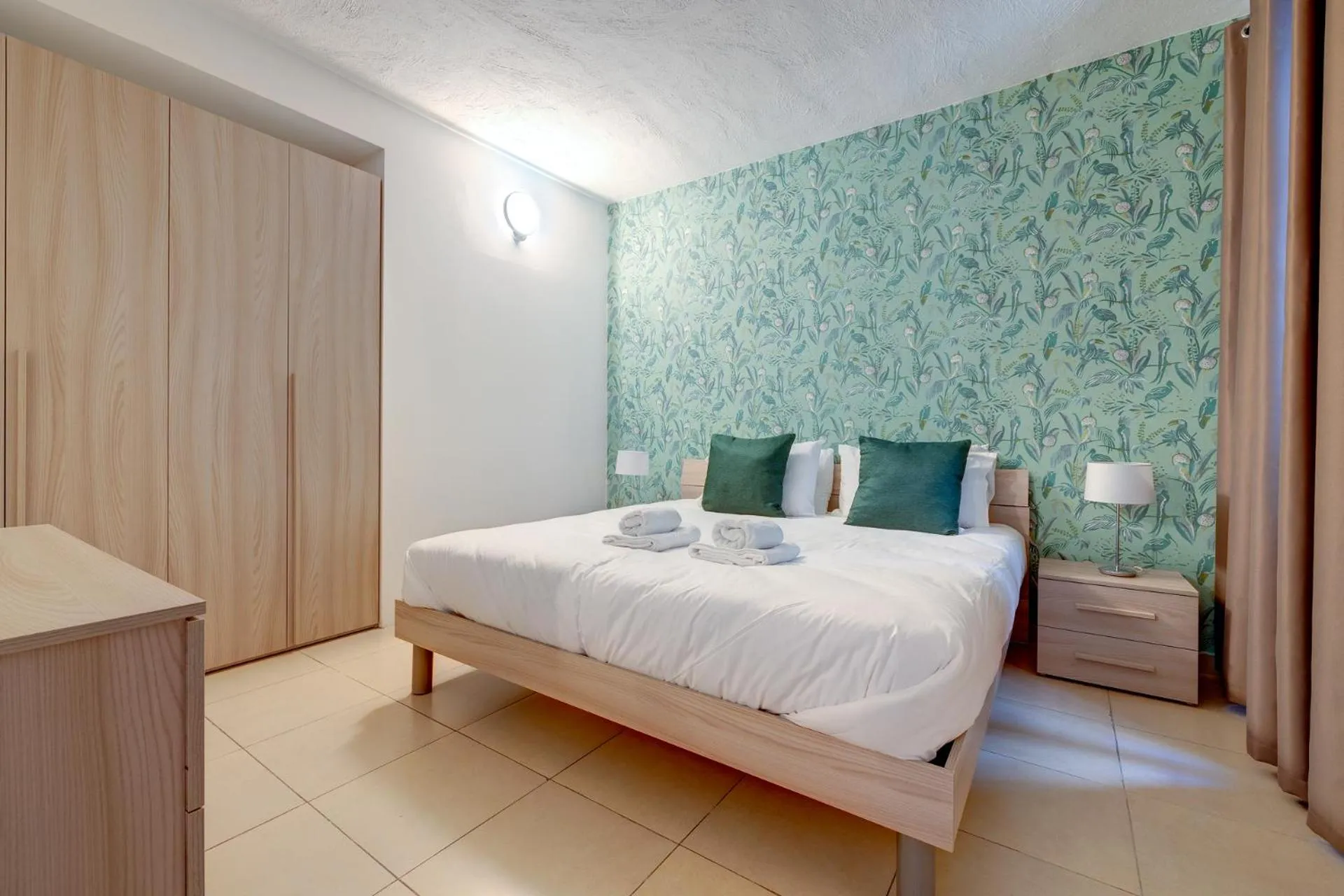 Bedroom, Bed in Sliema Tigne Suites