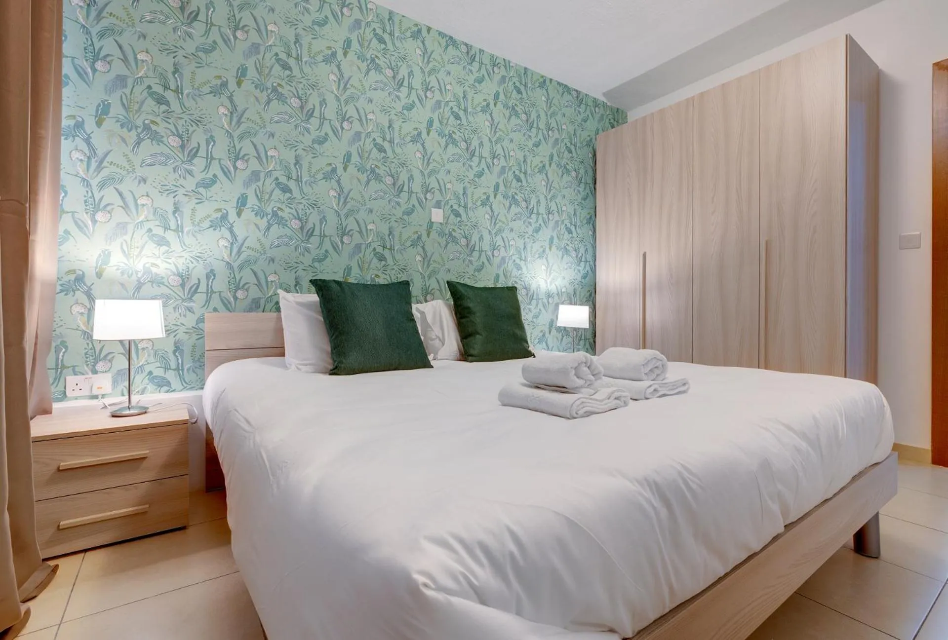 Bedroom, Bed in Sliema Tigne Suites