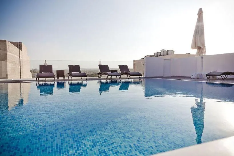 Swimming pool in Sliema Tigne Suites