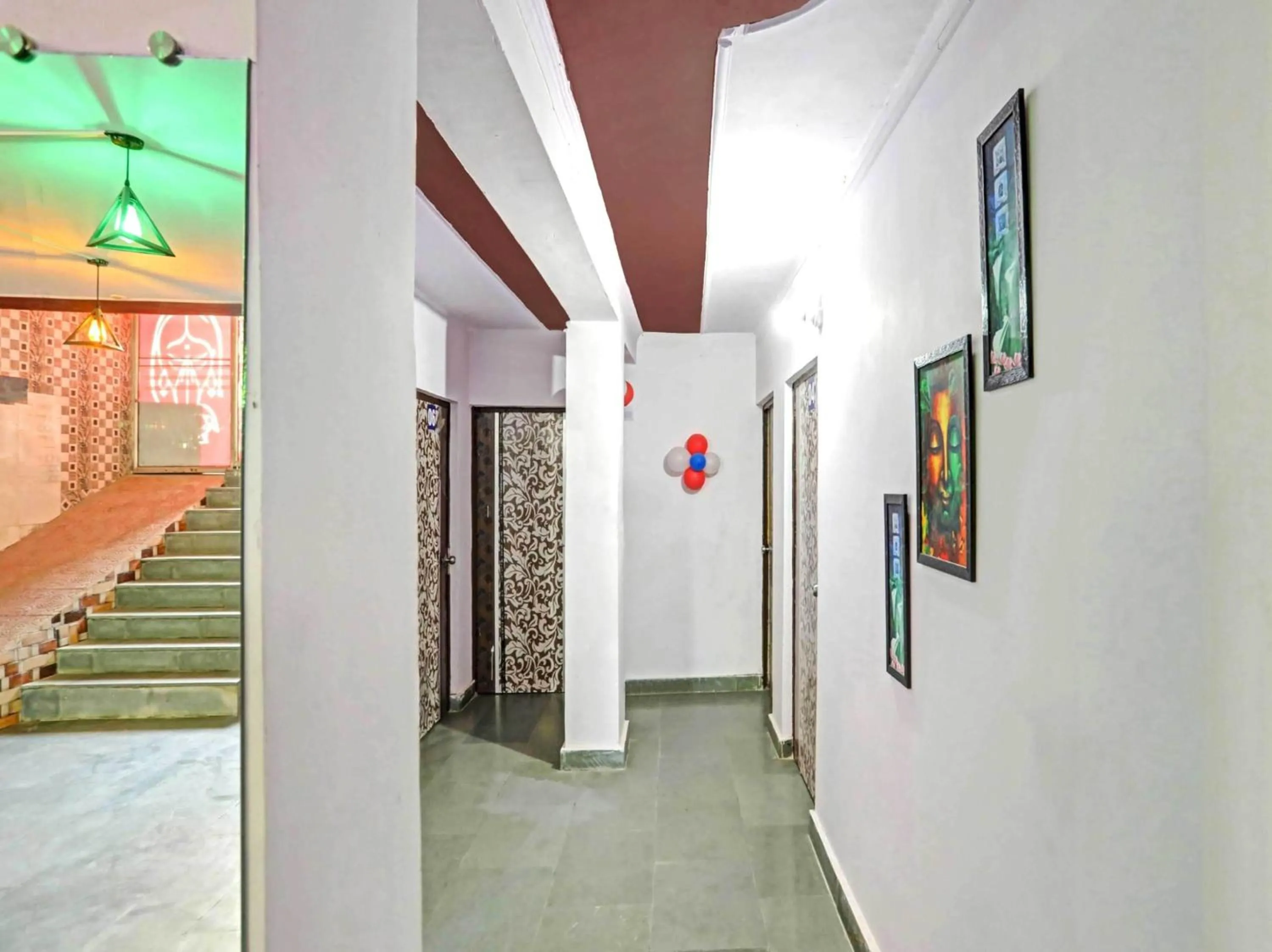 Lobby or reception in Hotel O by OYO Golden Residency