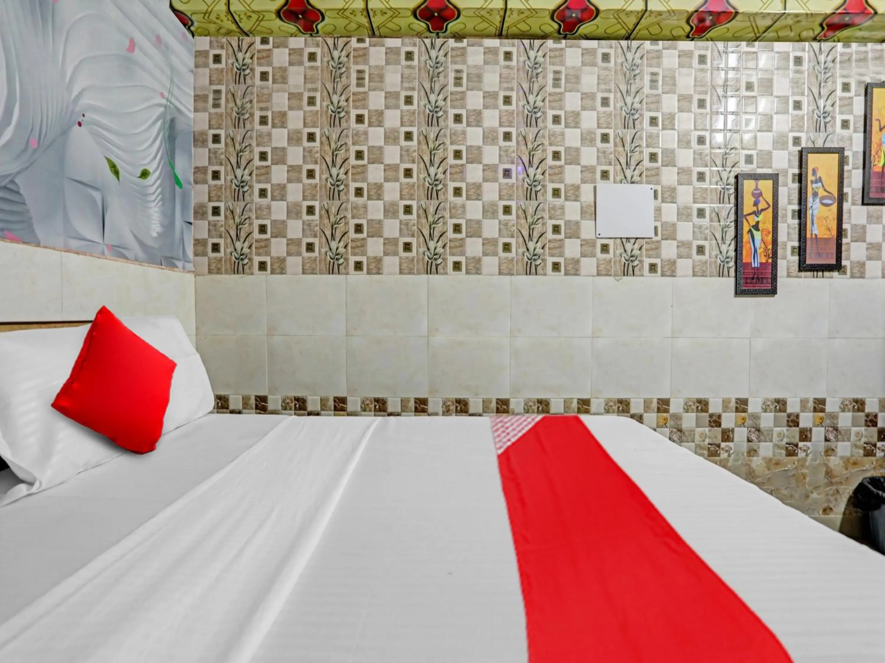 Bedroom, Bed in Hotel O by OYO Golden Residency