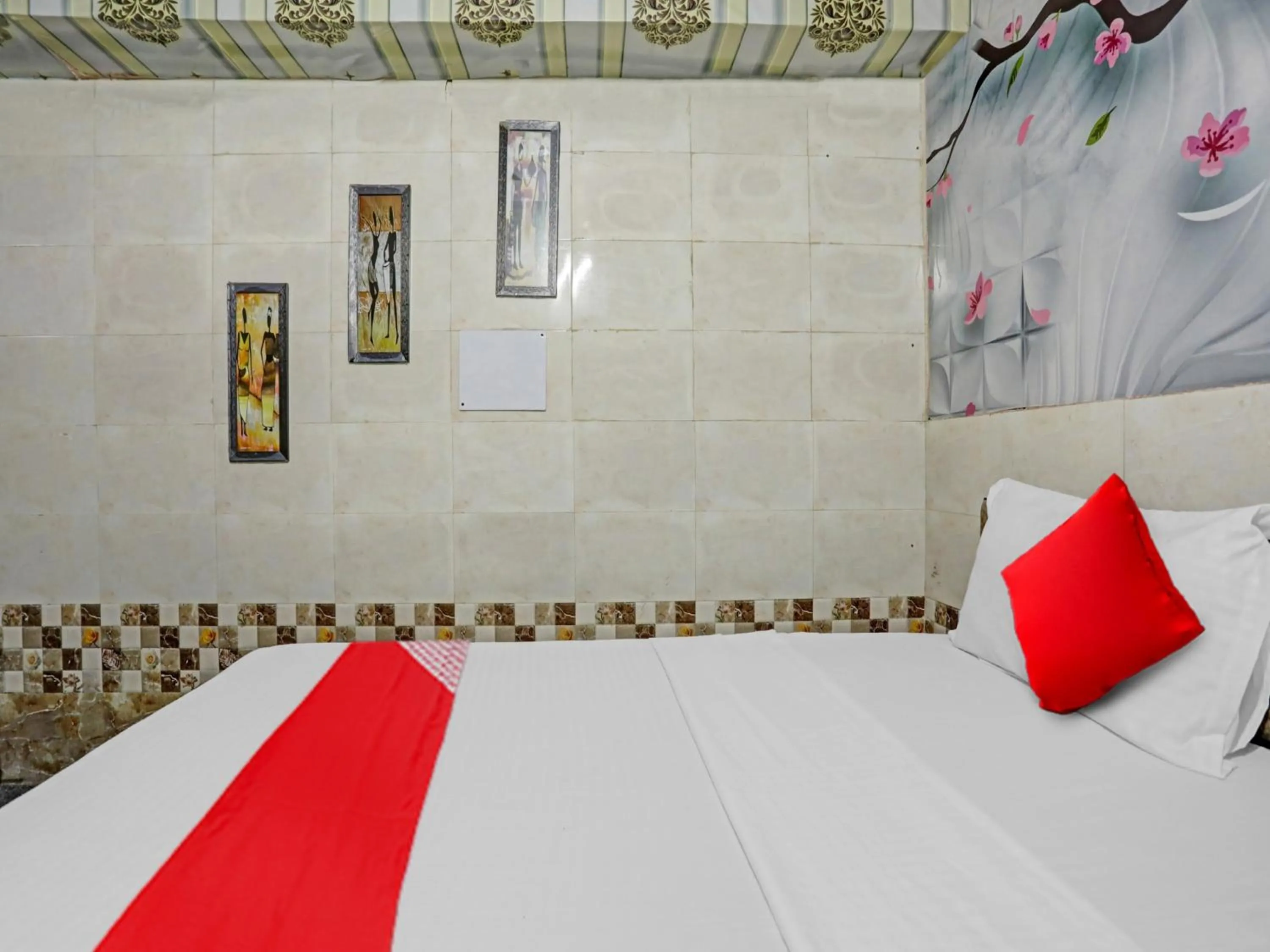 Bedroom, Bed in Hotel O by OYO Golden Residency