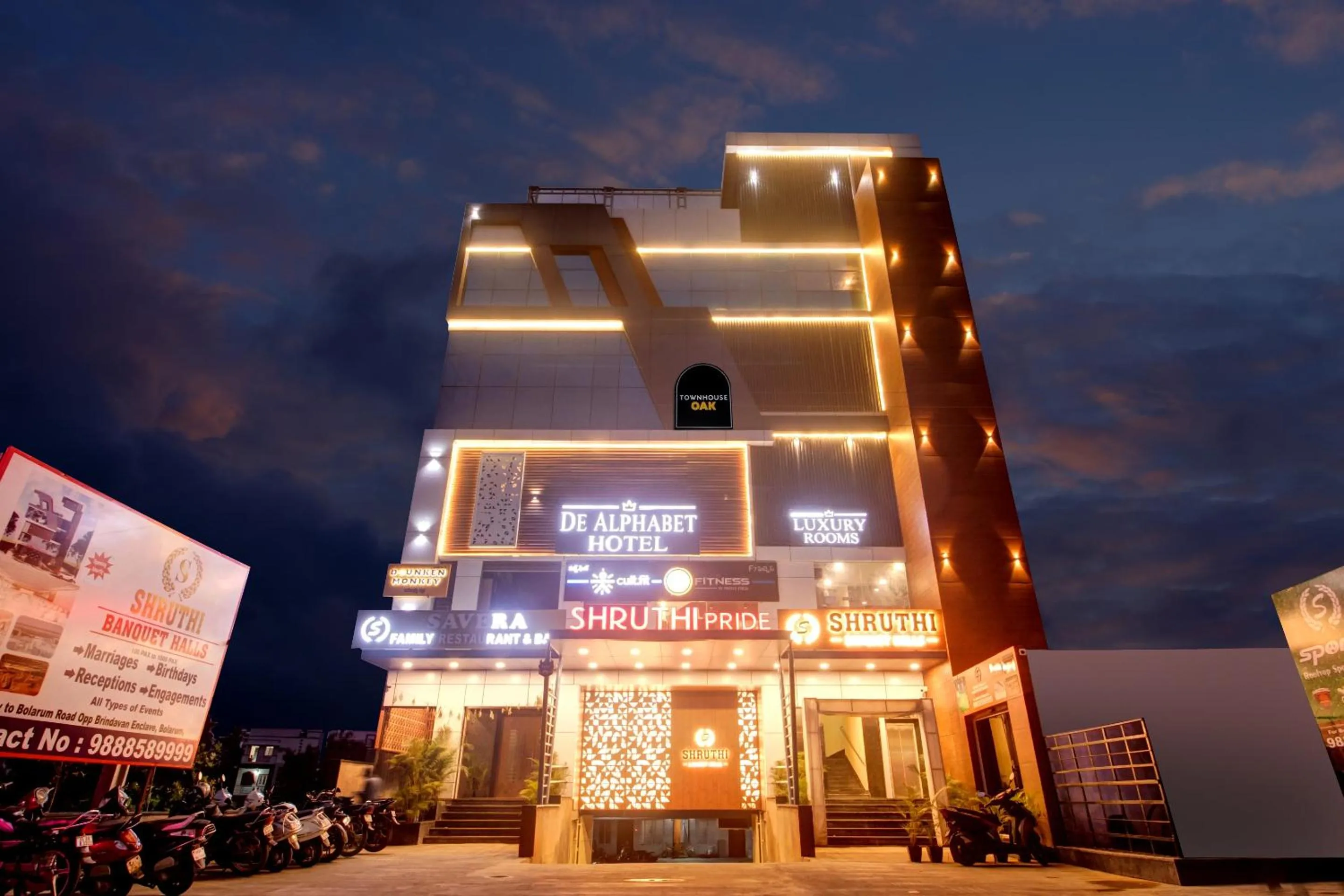 Facade/entrance in Townhouse OAK De Alphabet Hotel Bolarum