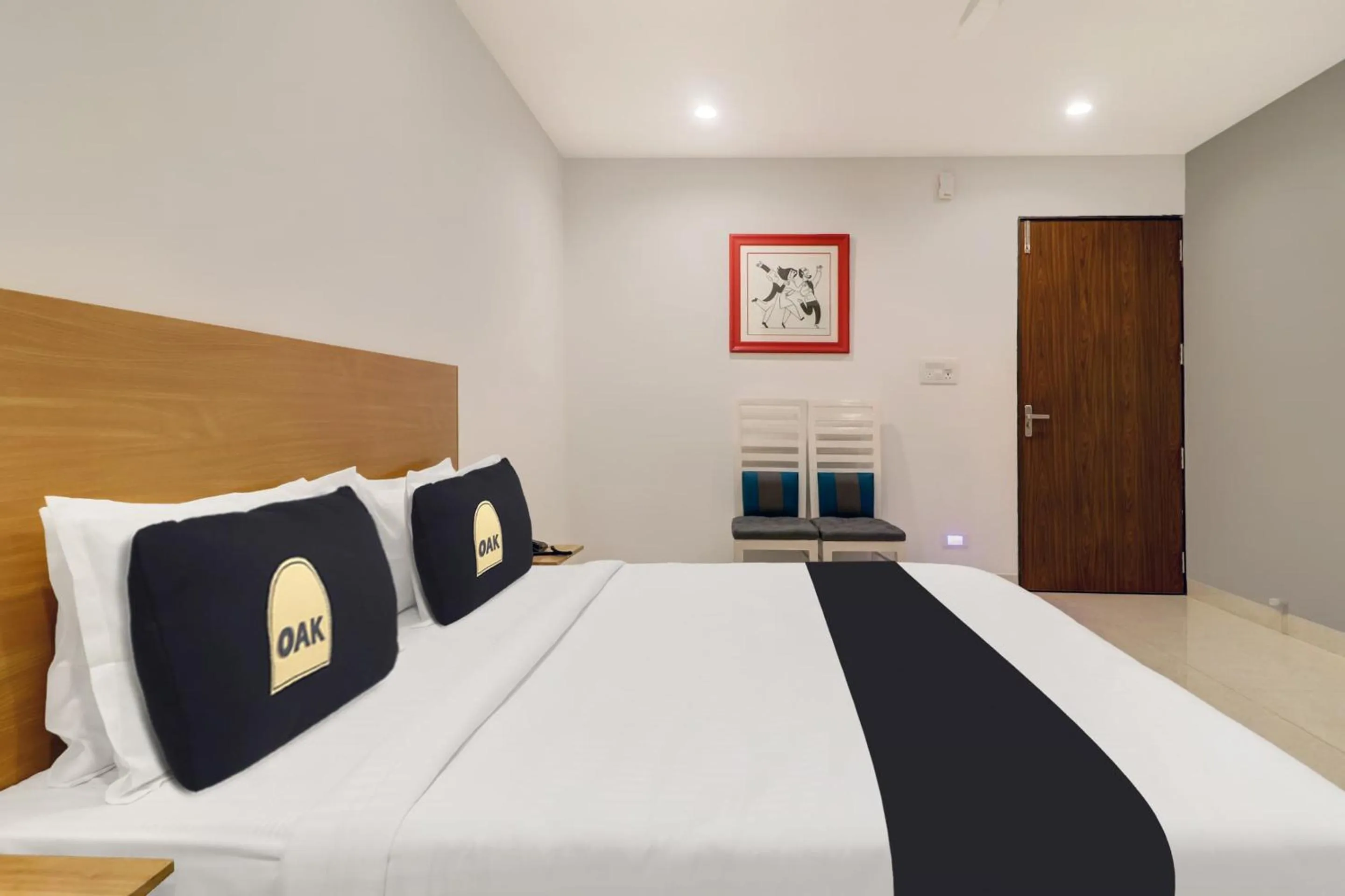 Bedroom, Bed in Townhouse OAK De Alphabet Hotel Bolarum