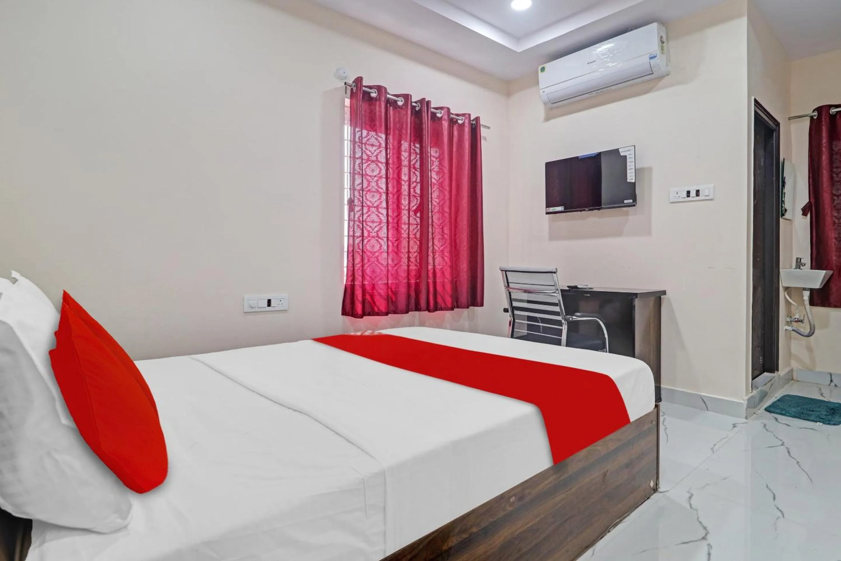 Bedroom, Bed in Hotel O SV Grand