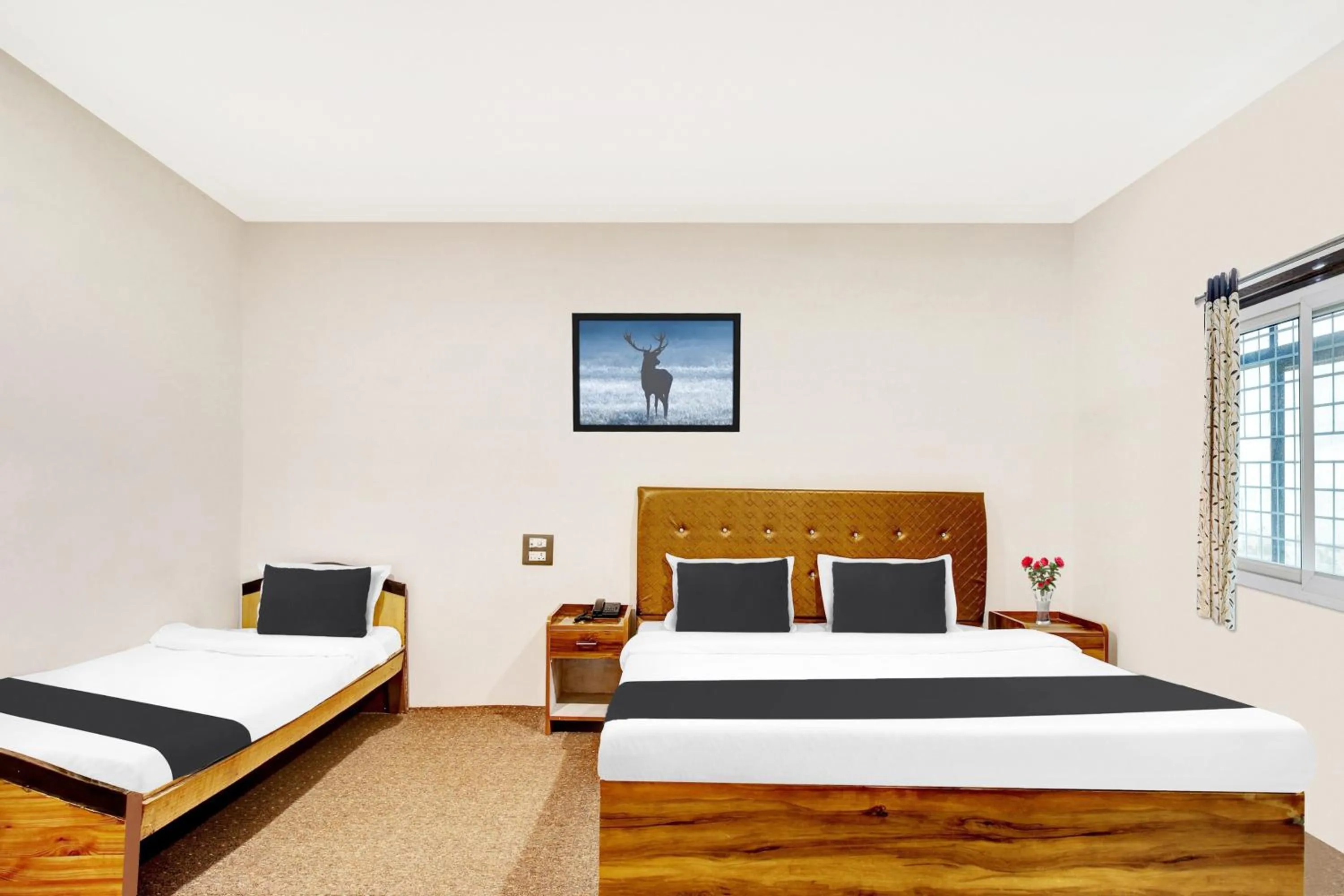 Bedroom, Bed in Collection O Dal Lake