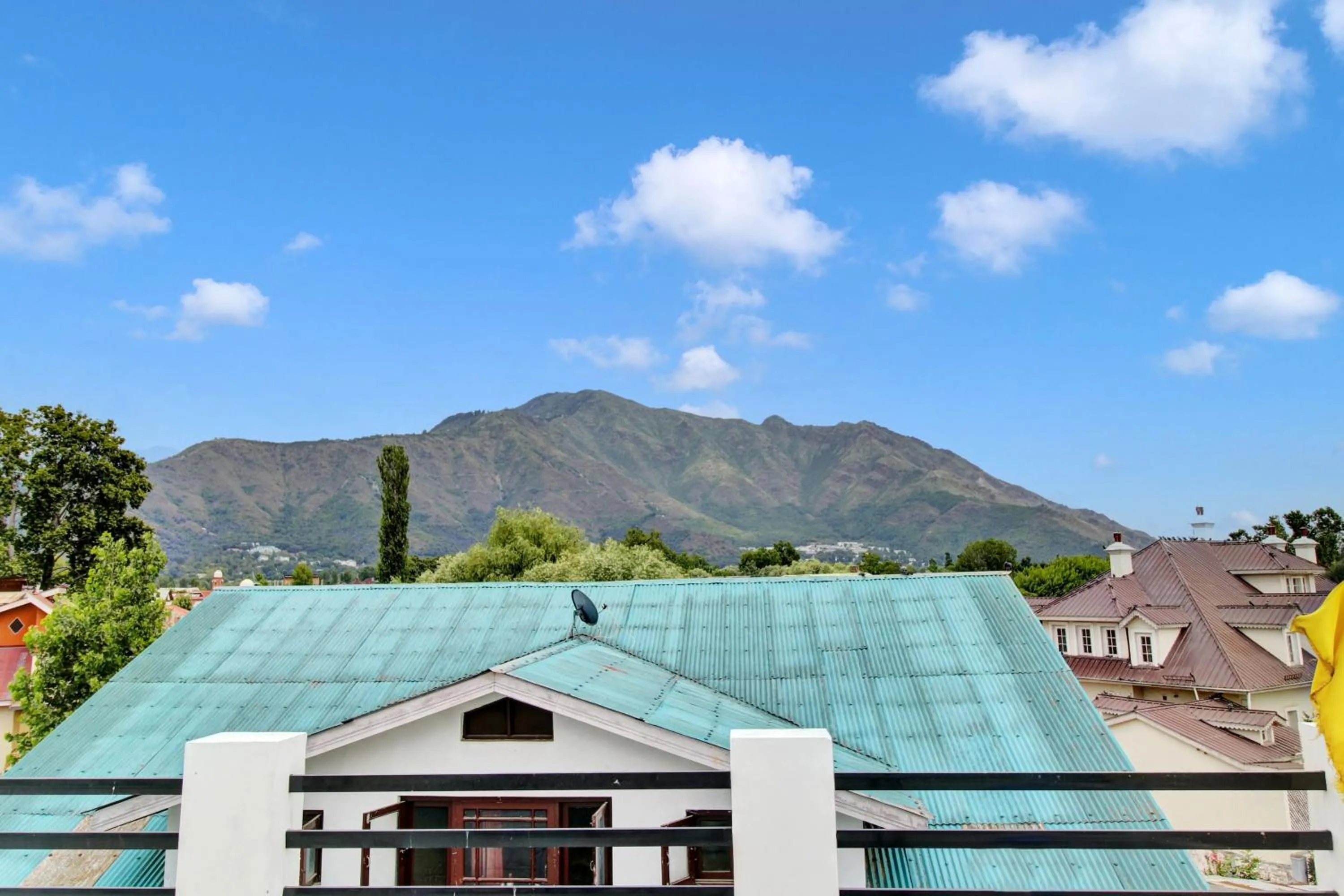Balcony/Terrace in Collection O Dal Lake