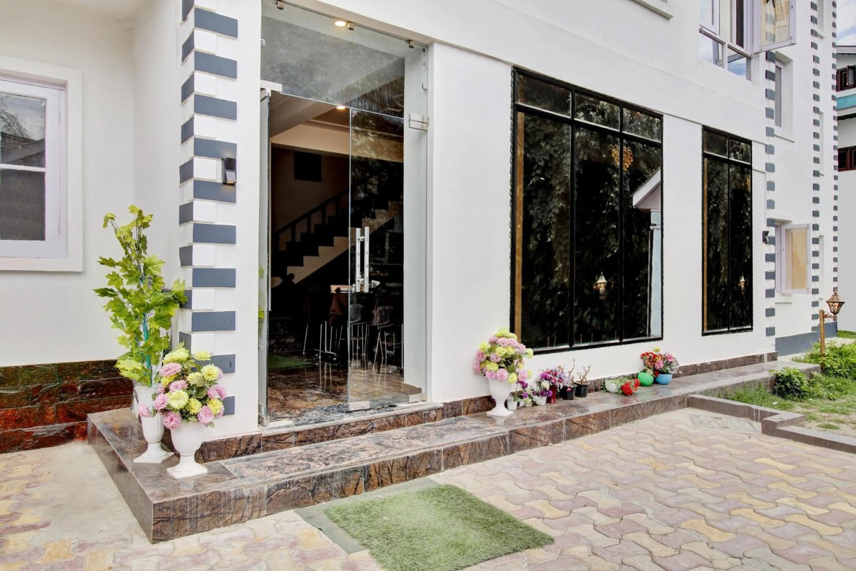 Facade/entrance in Collection O Dal Lake