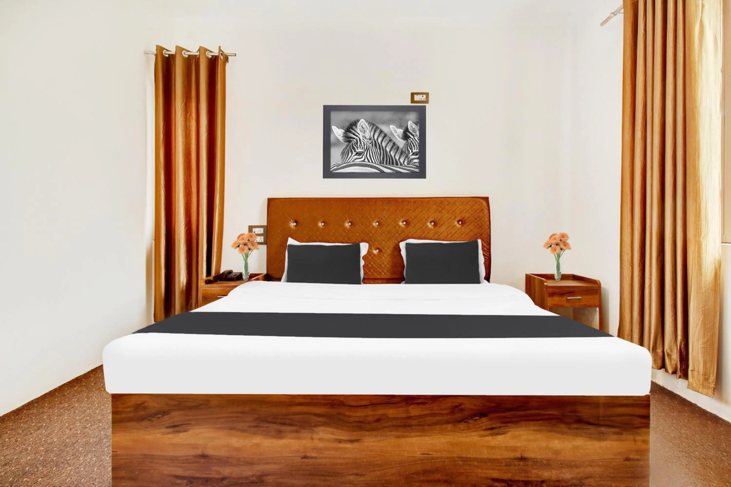 Bedroom, Bed in Collection O Dal Lake