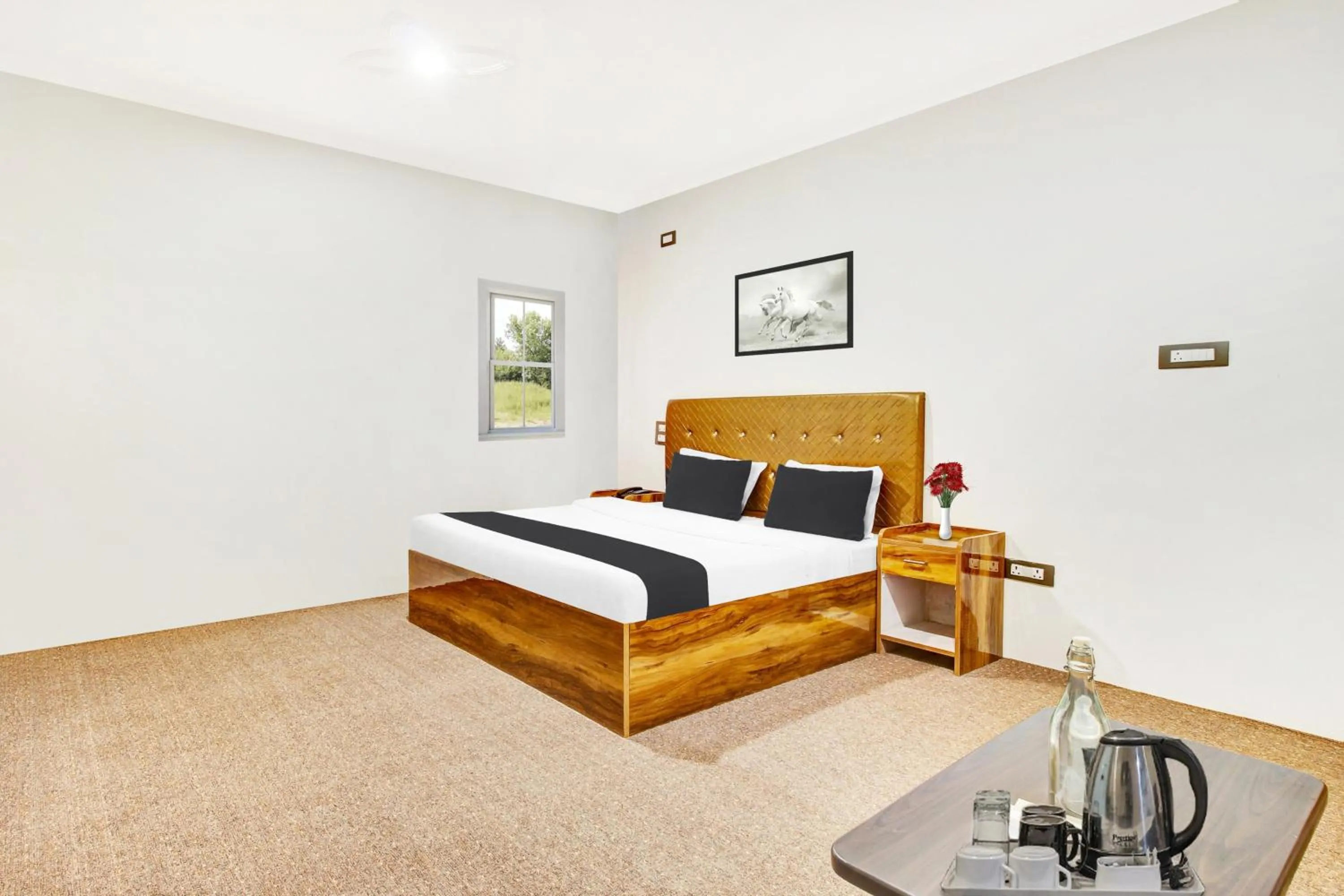 Bedroom, Bed in Collection O Dal Lake