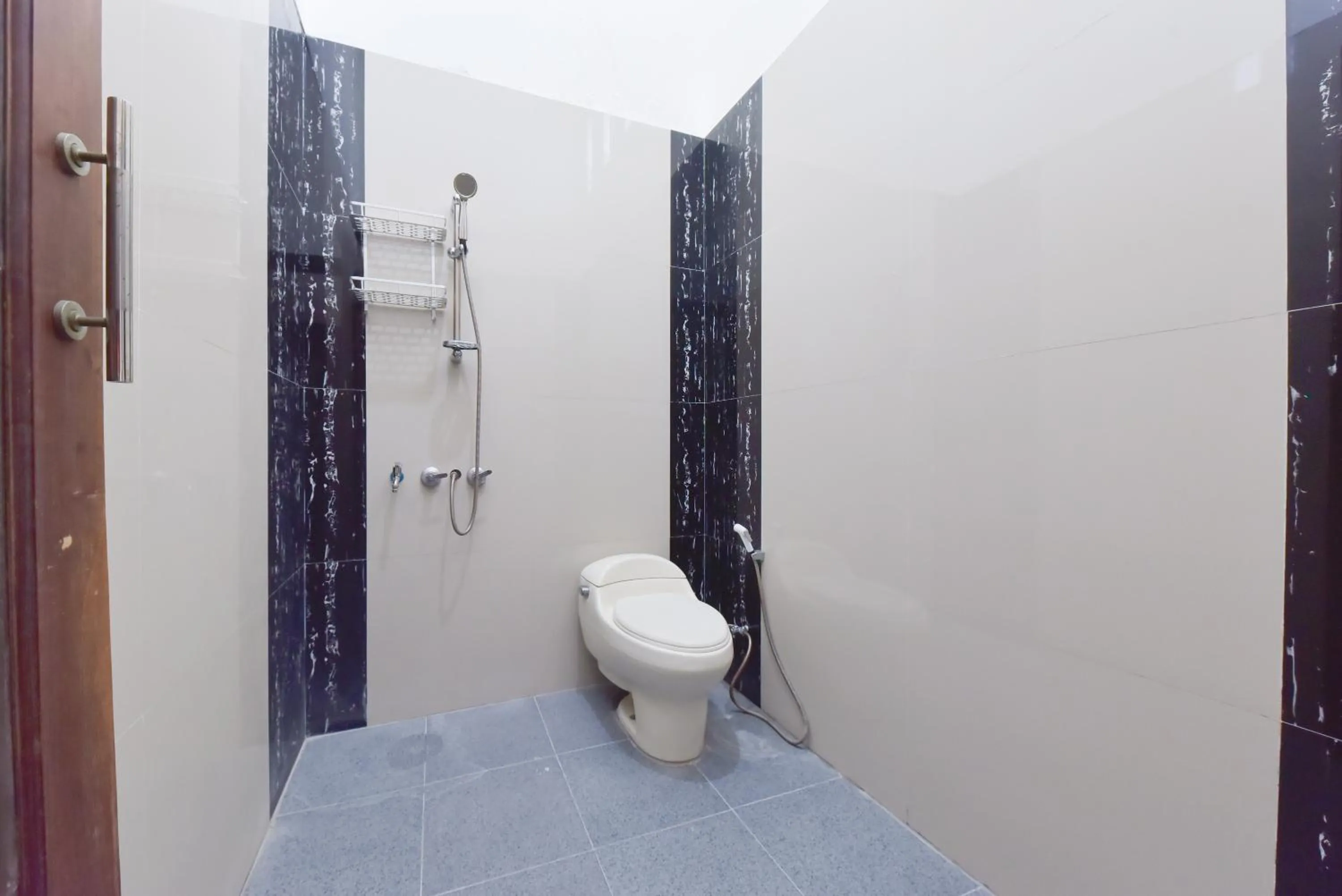 RedDoorz Syariah near Dago Pakar 2