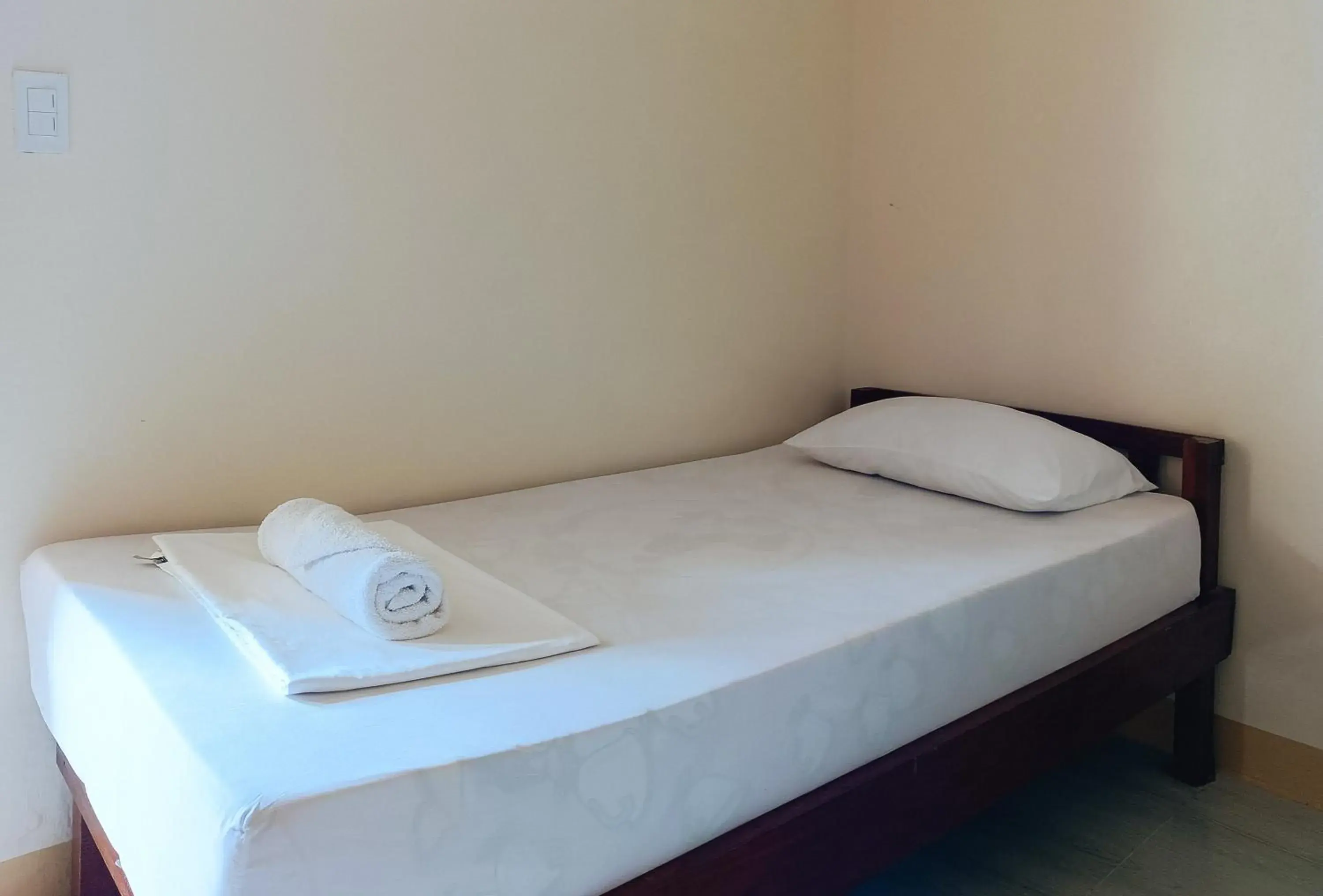 Single Room - single occupancy in RedDoorz @ Star Jewel Lodge Apayao Single Room - single occupancy in RedDoorz @ Star Jewel Lodge Apayao