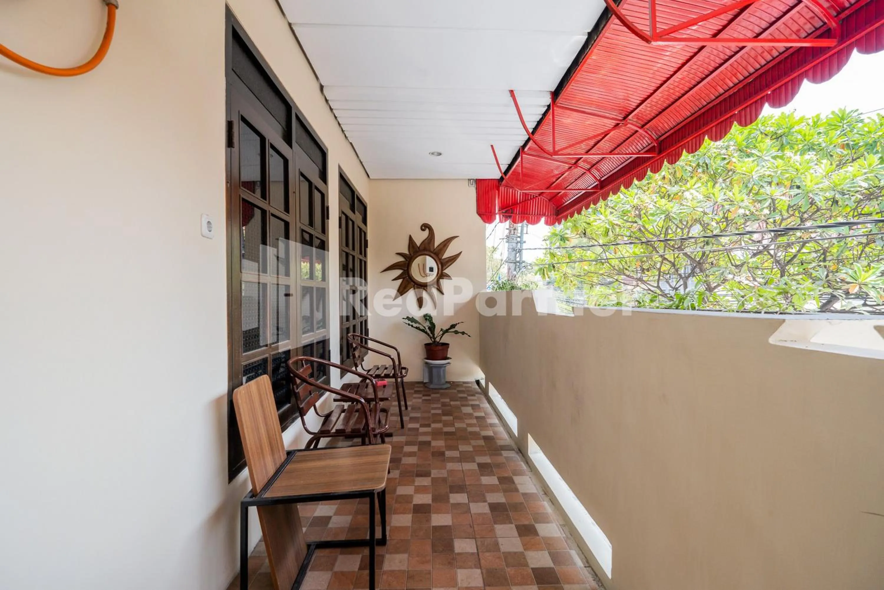 Balcony/Terrace in Swun Stay Inn At Sawahan Mitra RedDoorz