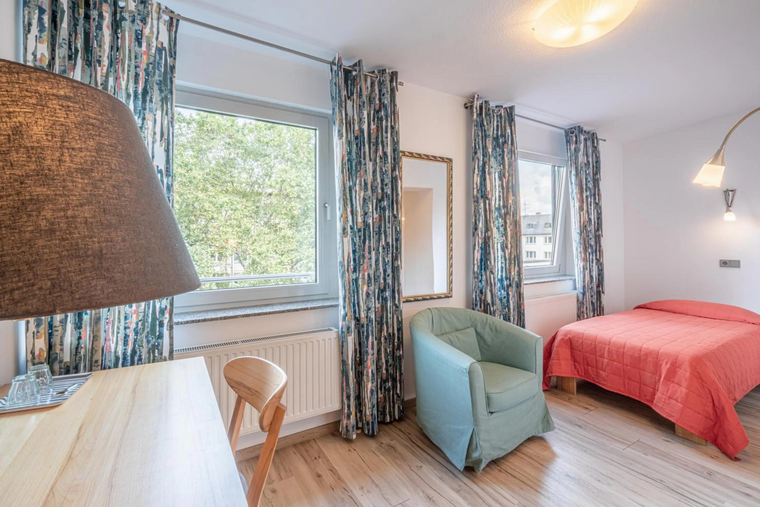 Staff, Bed in Hotel Schottenhof